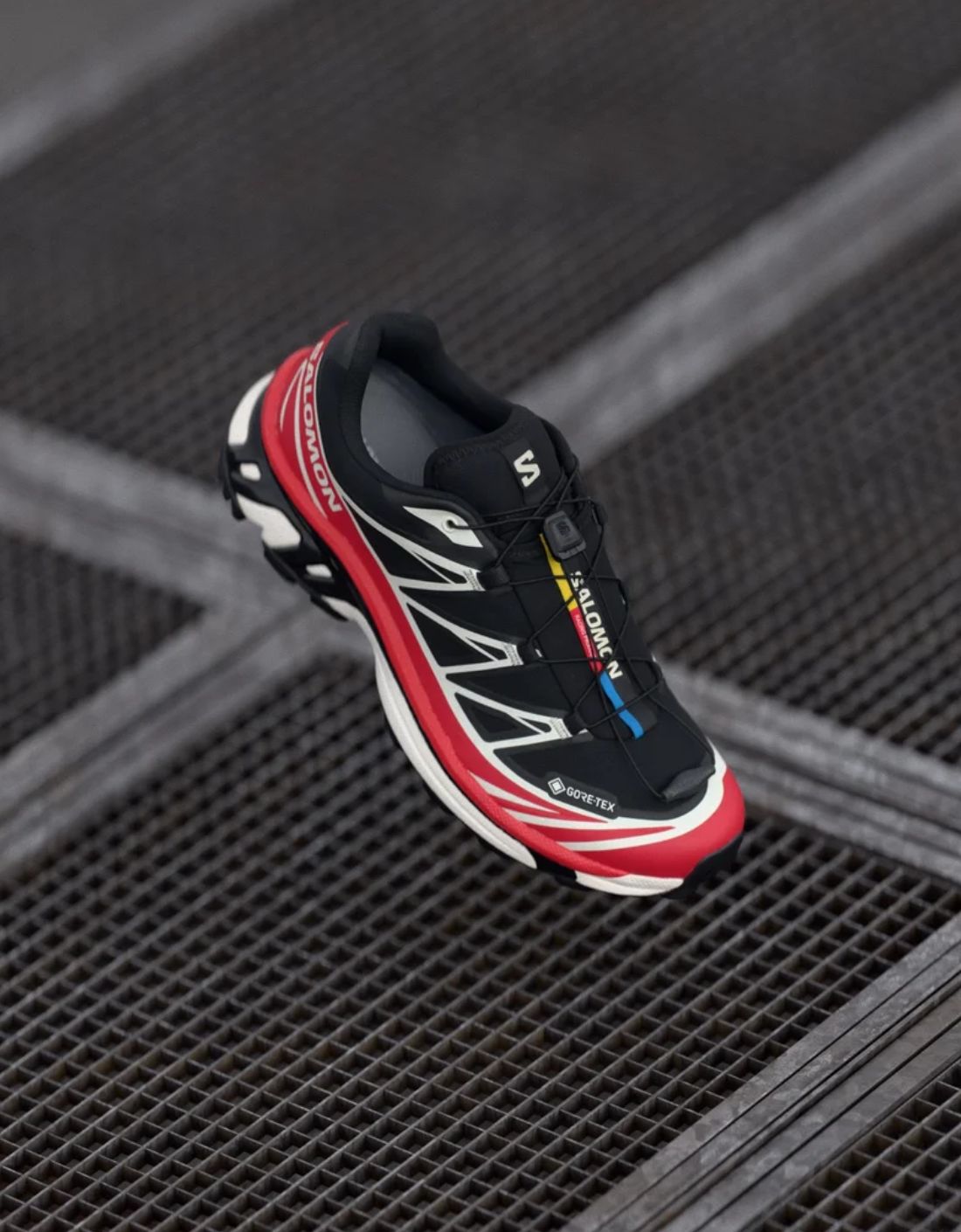 Salomon - XT6 GTX (Noir / Écarlate Flamme / Glace Vanille)