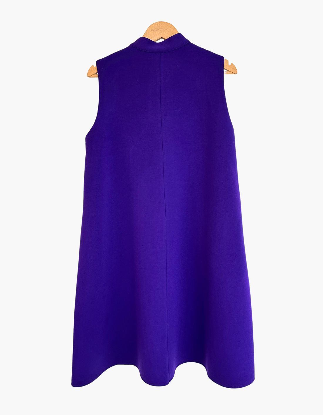 Robe violette à nœud