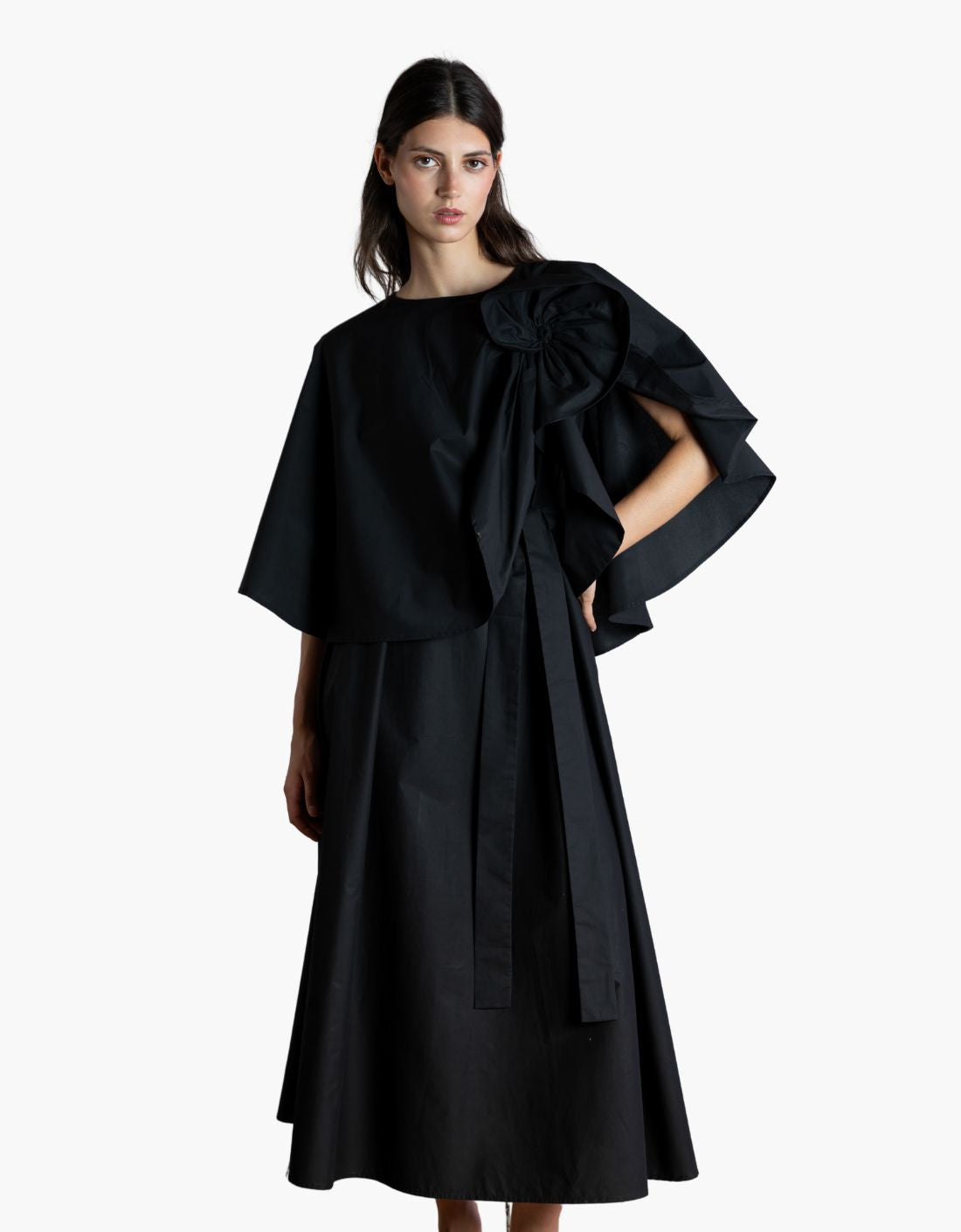 Vestido con Capa "Seraphina"