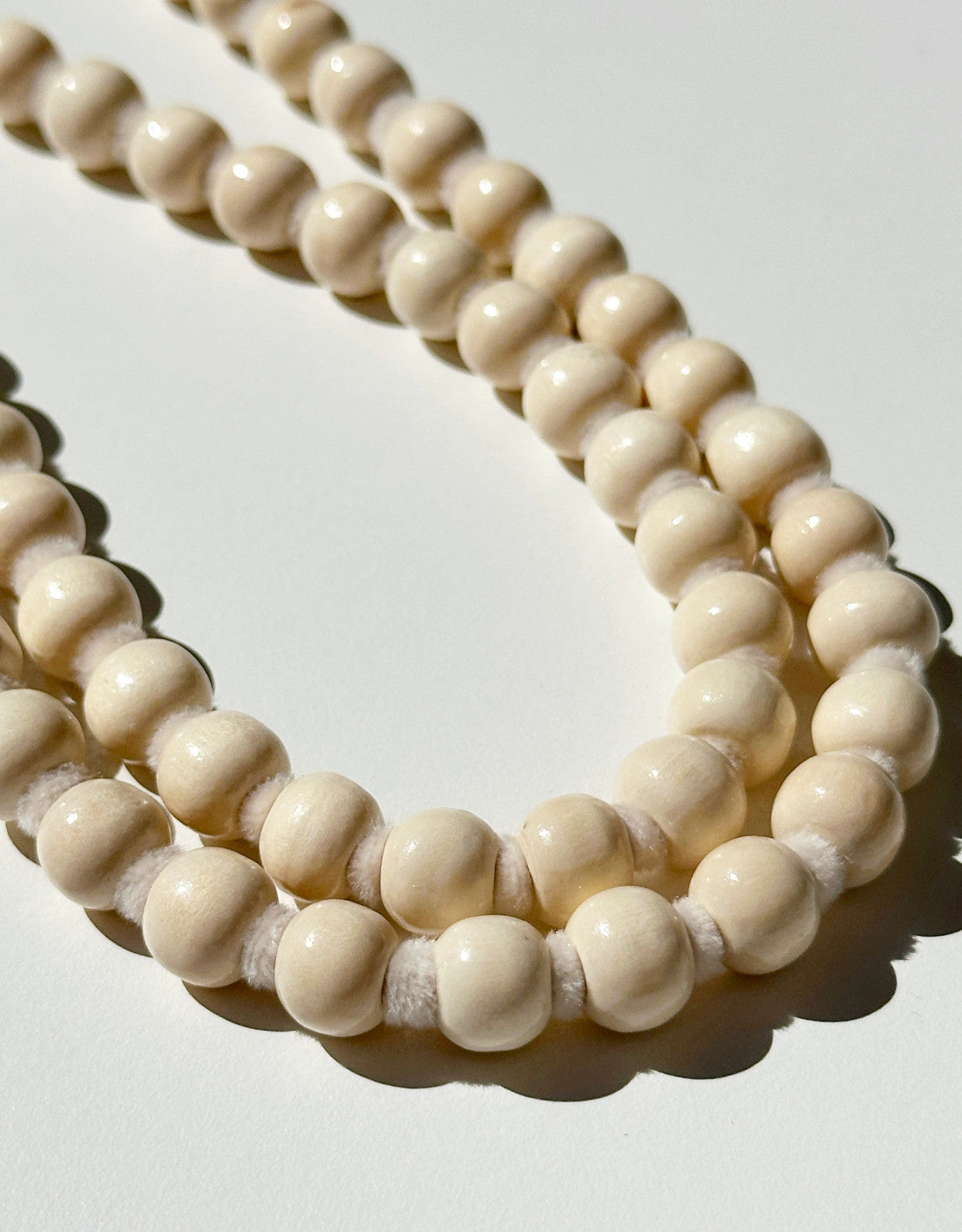 Lanière pour smartphone « Charito » à perles - 125 cm