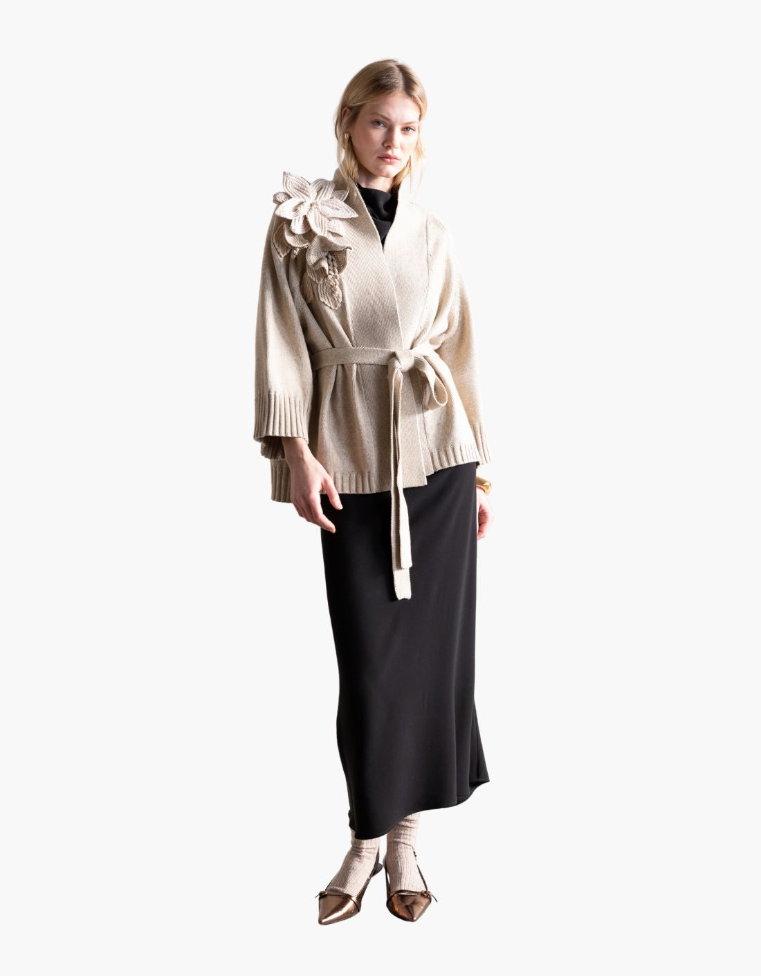 Cardigan cunturón largo flor con lana