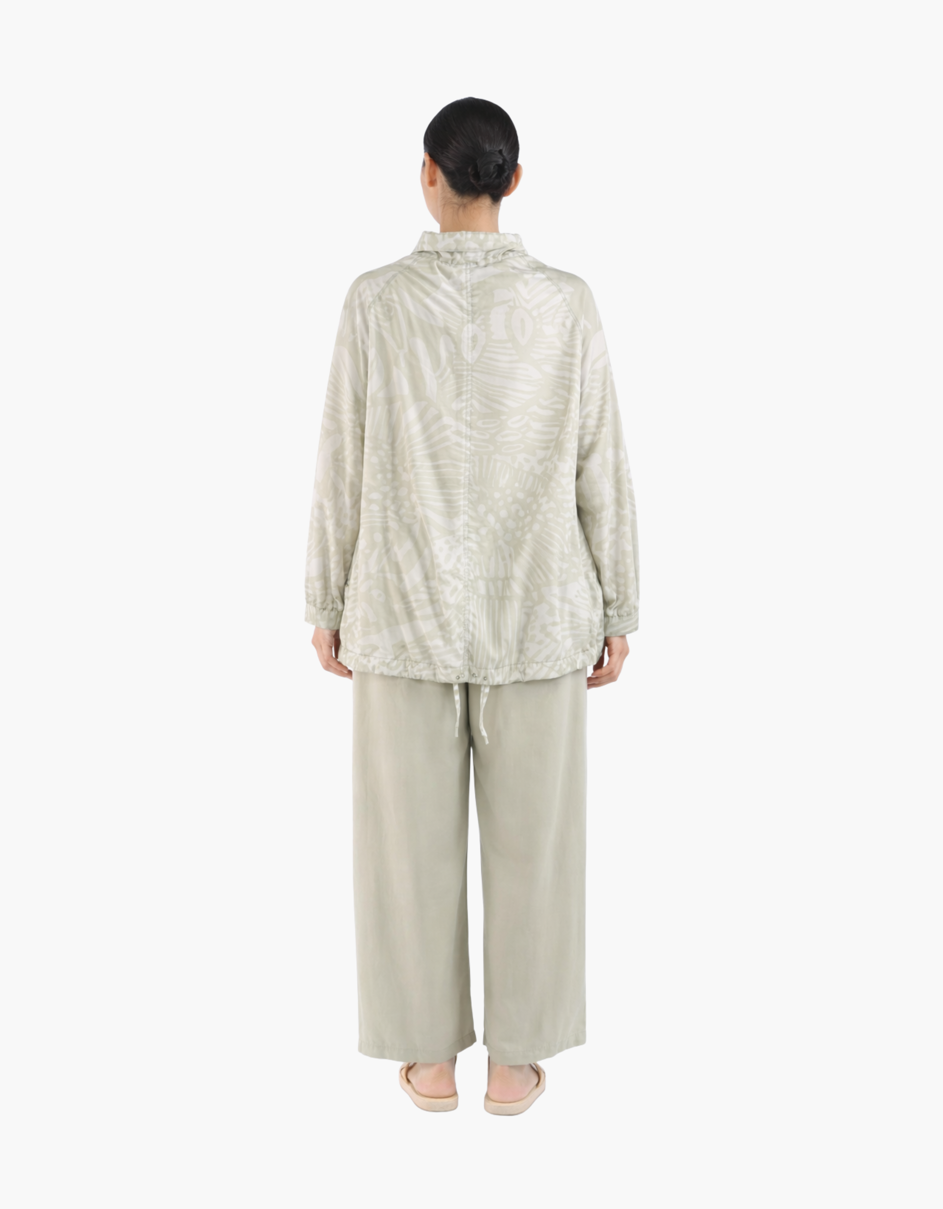 Parka ligera bolsillos