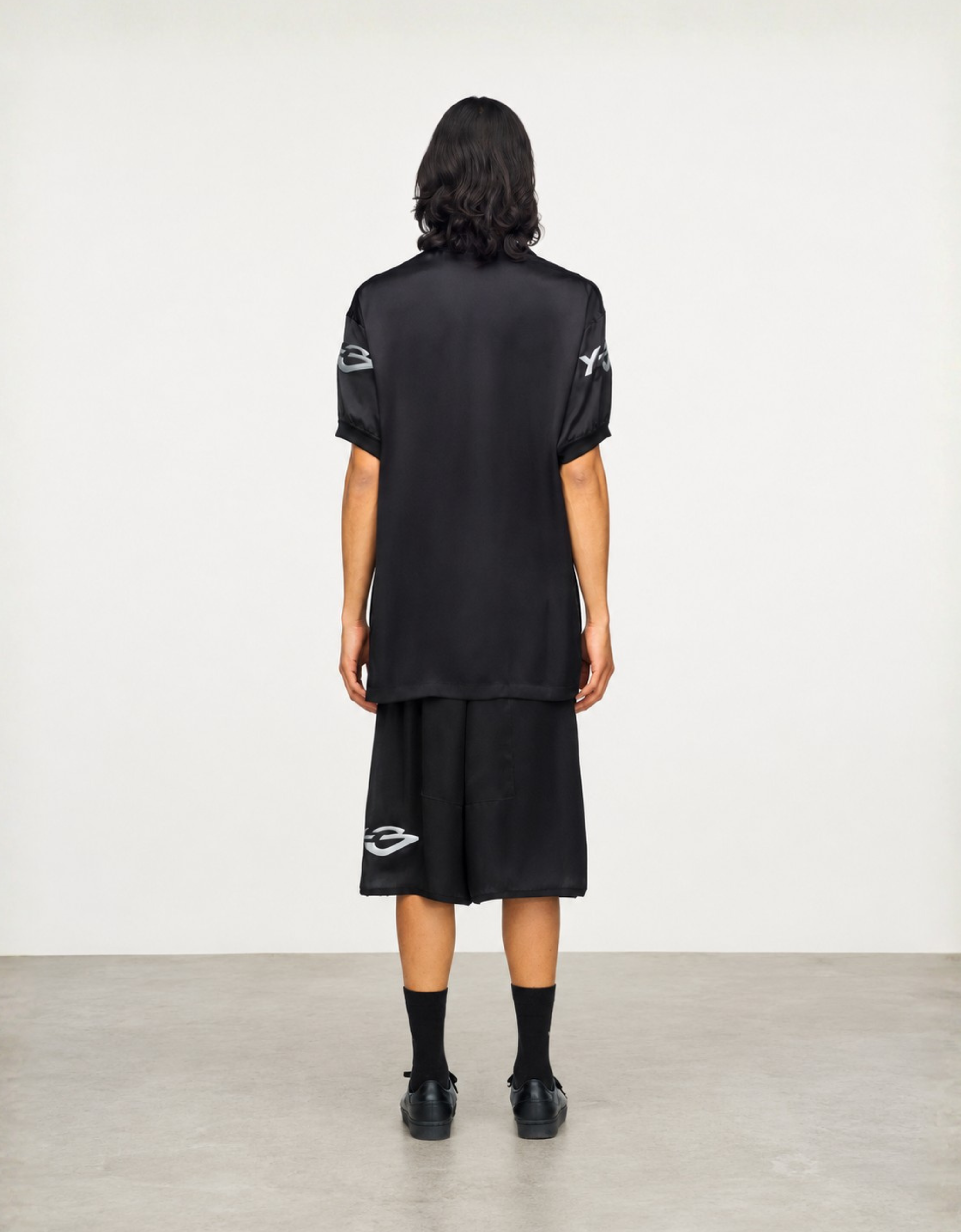 Bermuda satinada "Logo shorts" Y-3