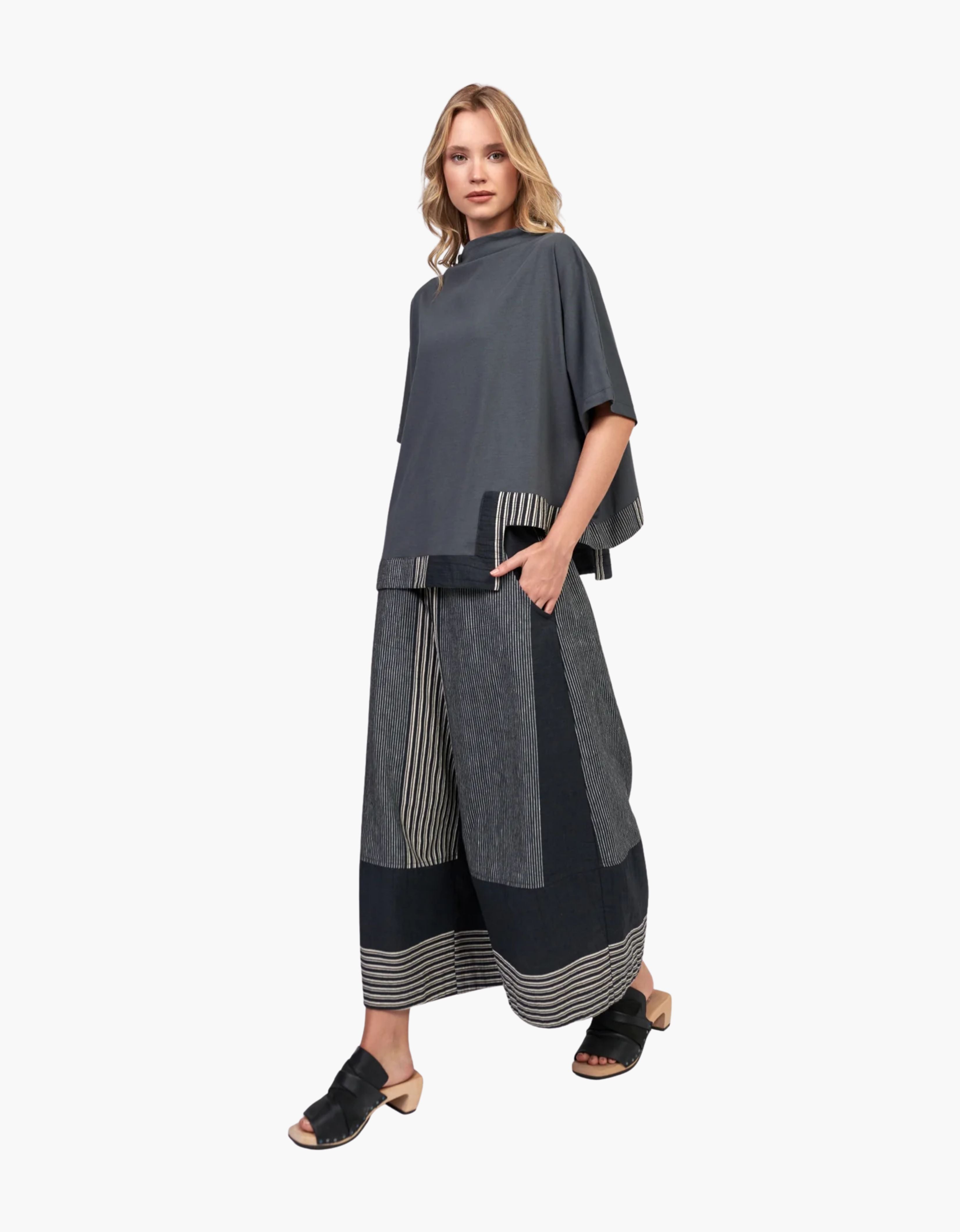 Pantalon cropped a rayas "Darkbar"