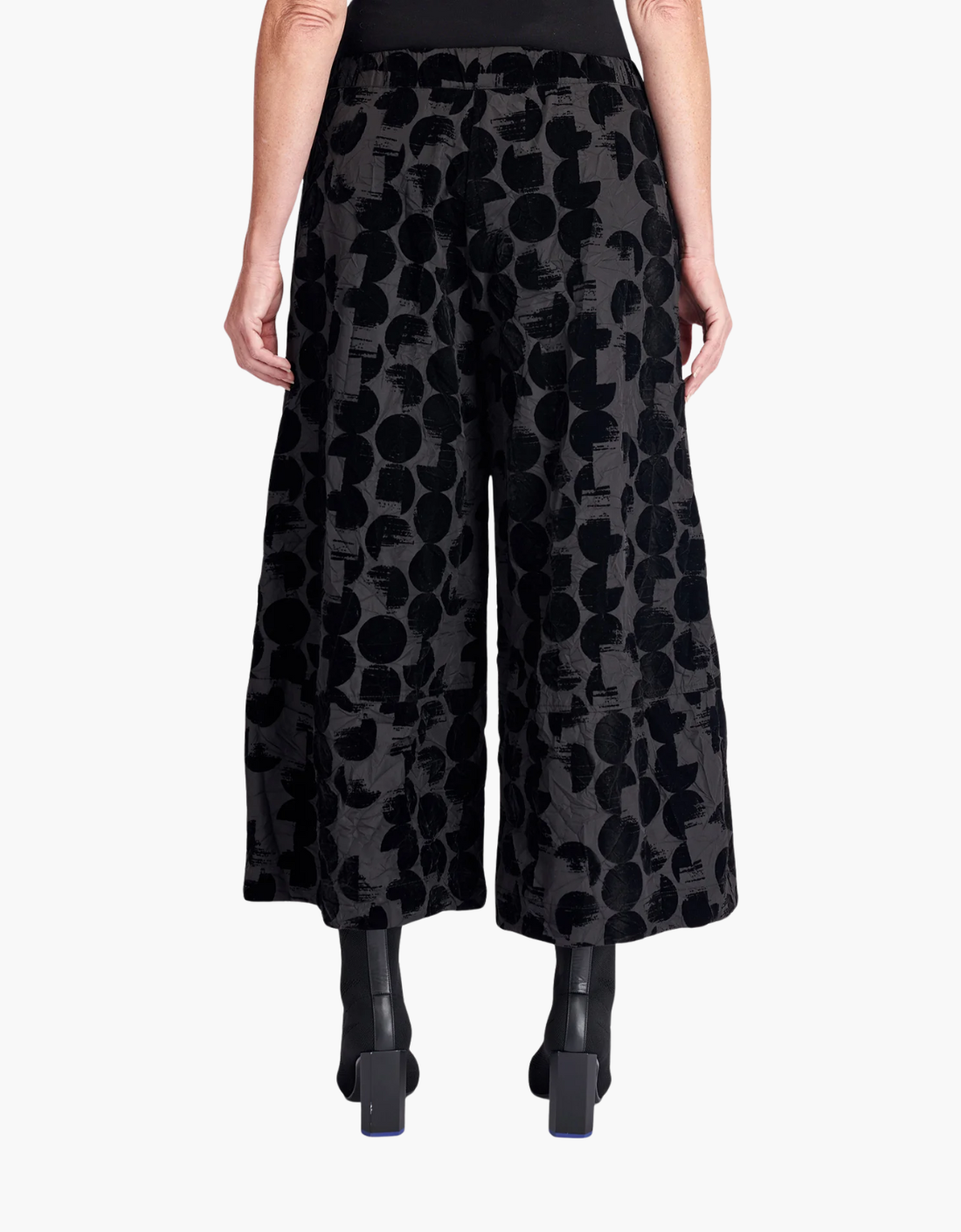 Pantalón ancho cropped en tafetán arrugado "Crescent"