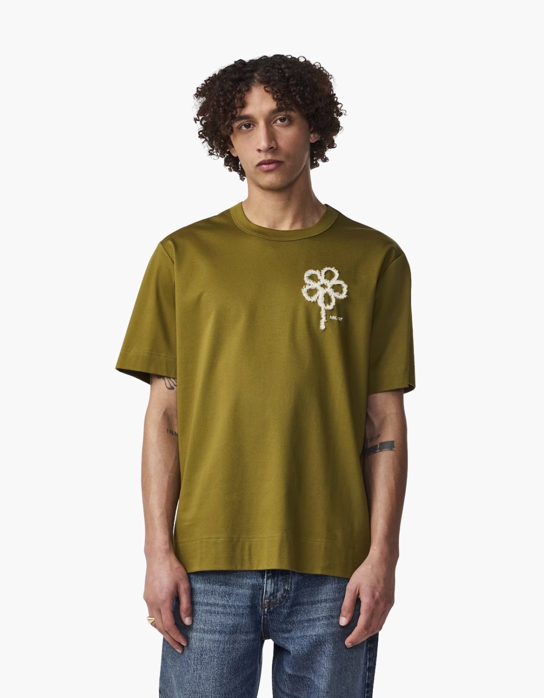 Camiseta con flor "Pedro"