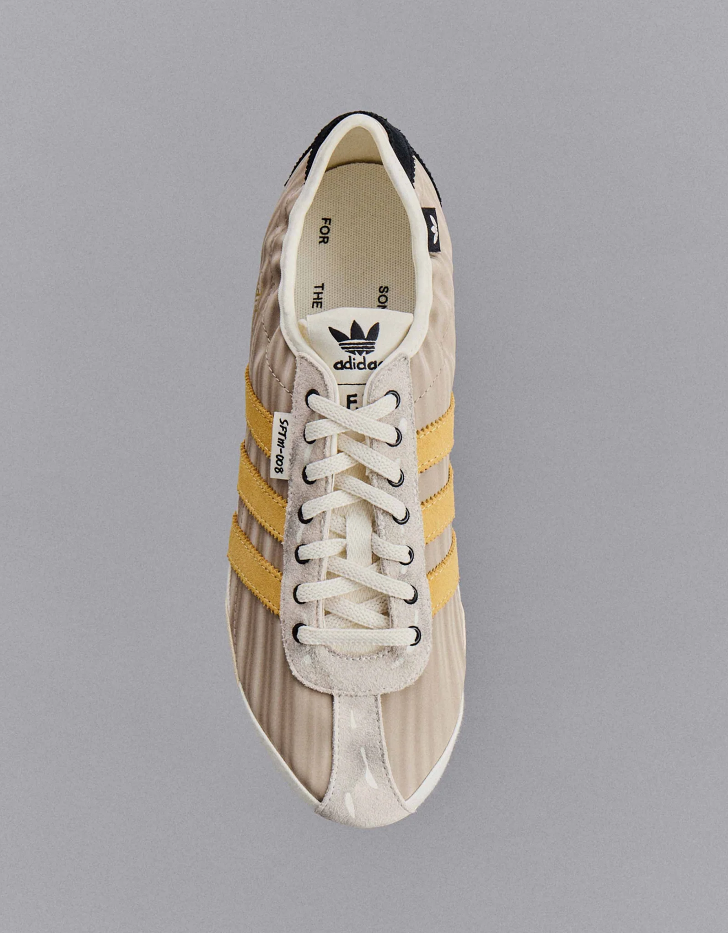 Zapatilla "Tokyo" Beige - ADIDAS X SFTM