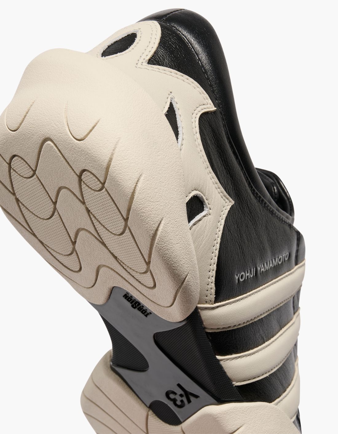 Zapatilla "Regu 2002" Y-3