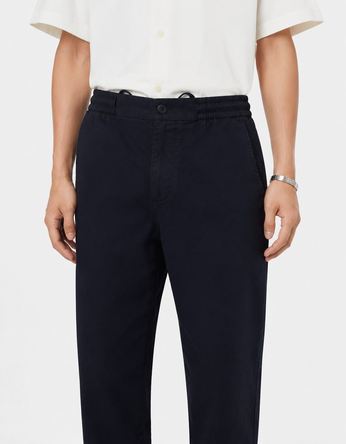 Pantalon chino sarga