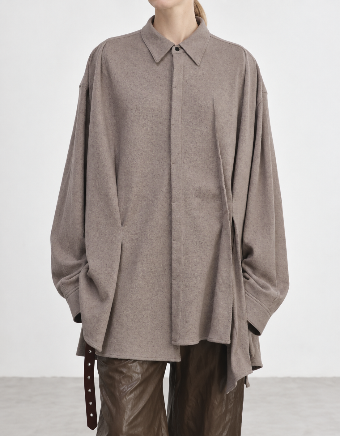 Camisa drapeada "Bias Drape Shirt"