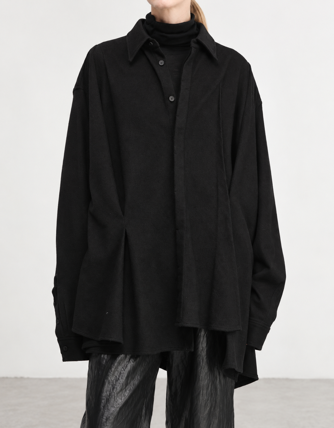 Camisa drapeada "Bias Drape Shirt"