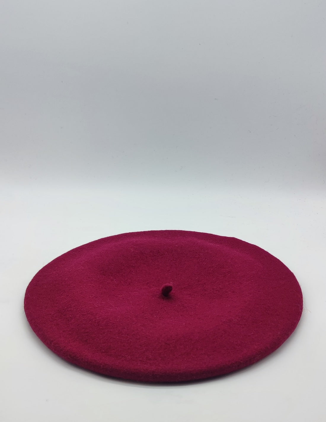 Boina ELOSEGUI para dama en color clásico, con diseño elegante y tejido de calidad.