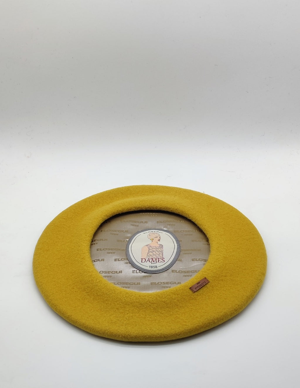 Boina para dama ELOSEGUI de lana en color gris con diseño clásico y elegante, ideal para el invierno.