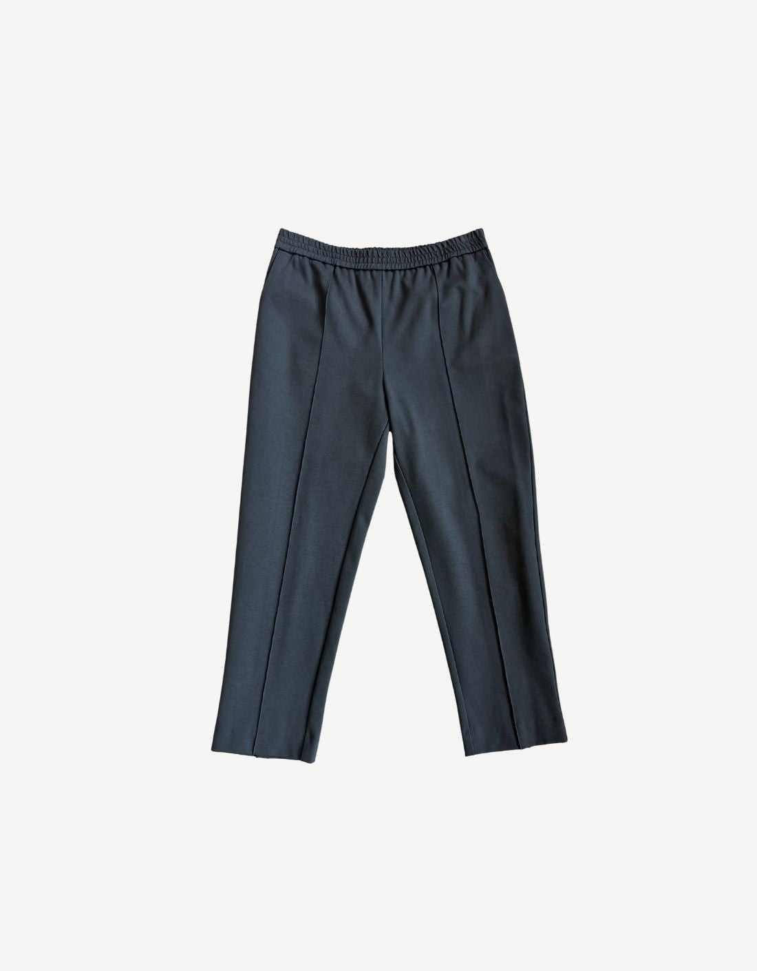 Pantalón crop "Rabbit" de MEIMEIJ en tela ligera, con diseño moderno y ajuste cómodo, en color neutro.