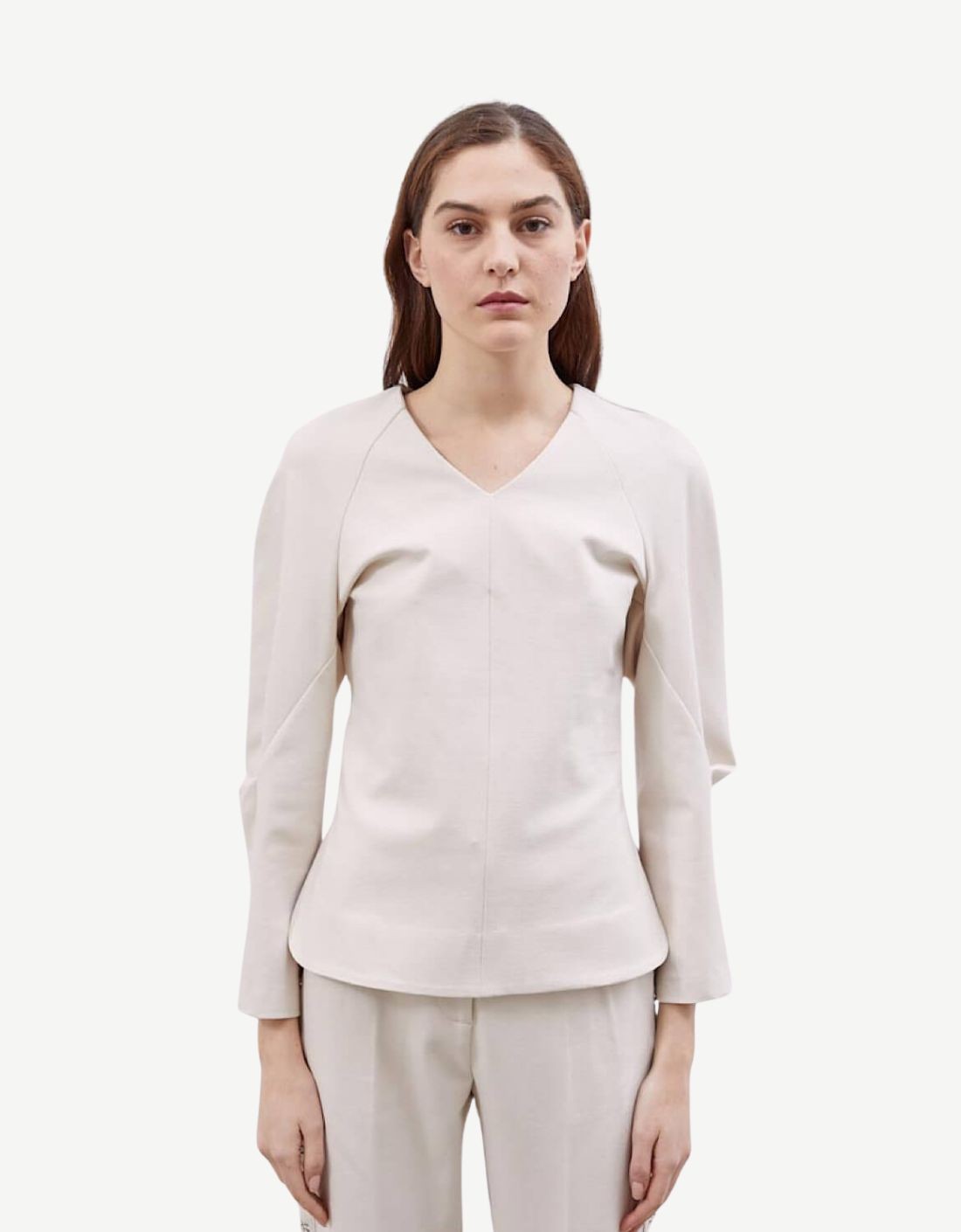 Blusa Alina Winter de MEIMEIJ en color gris, con diseño de manga larga y cuello redondo, ideal para el invierno.