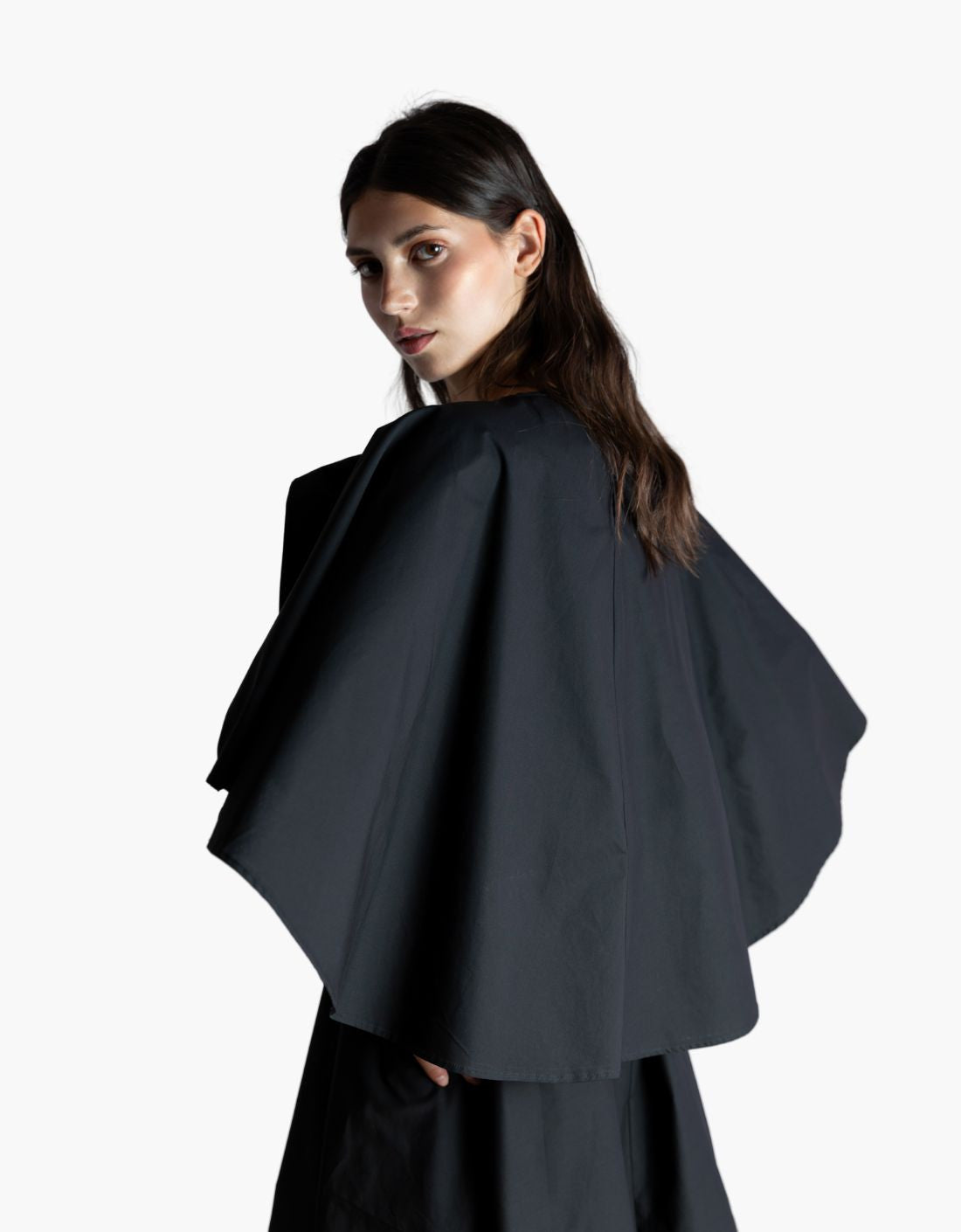 Vestido con Capa "Seraphina"