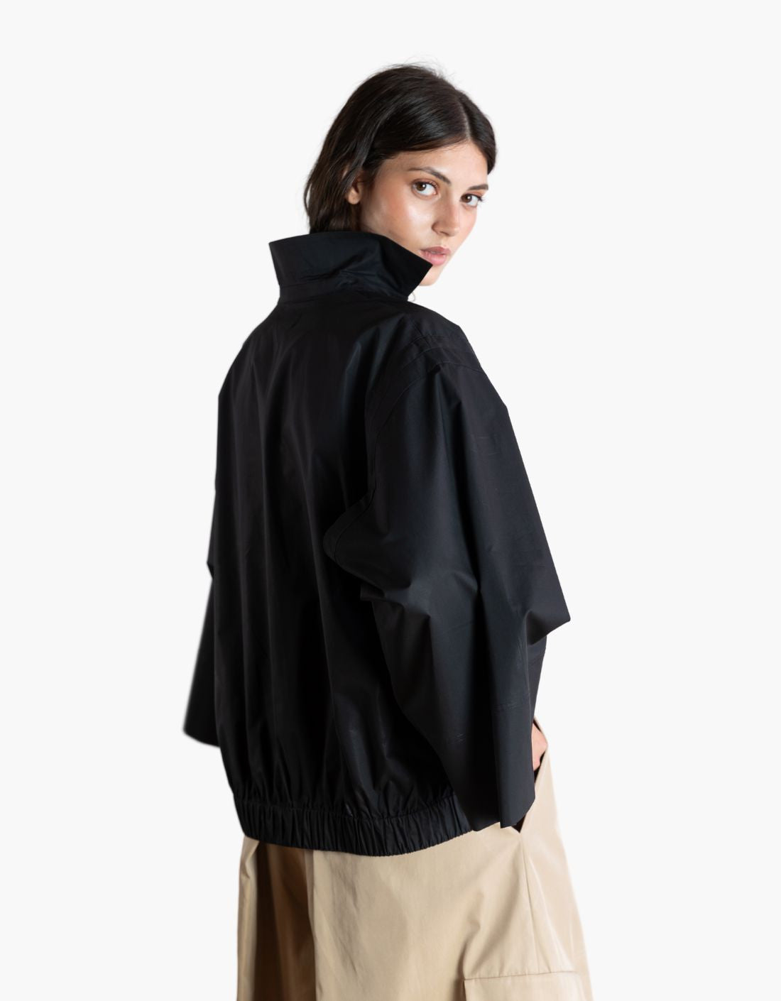 Top con Aperturas y Cuello