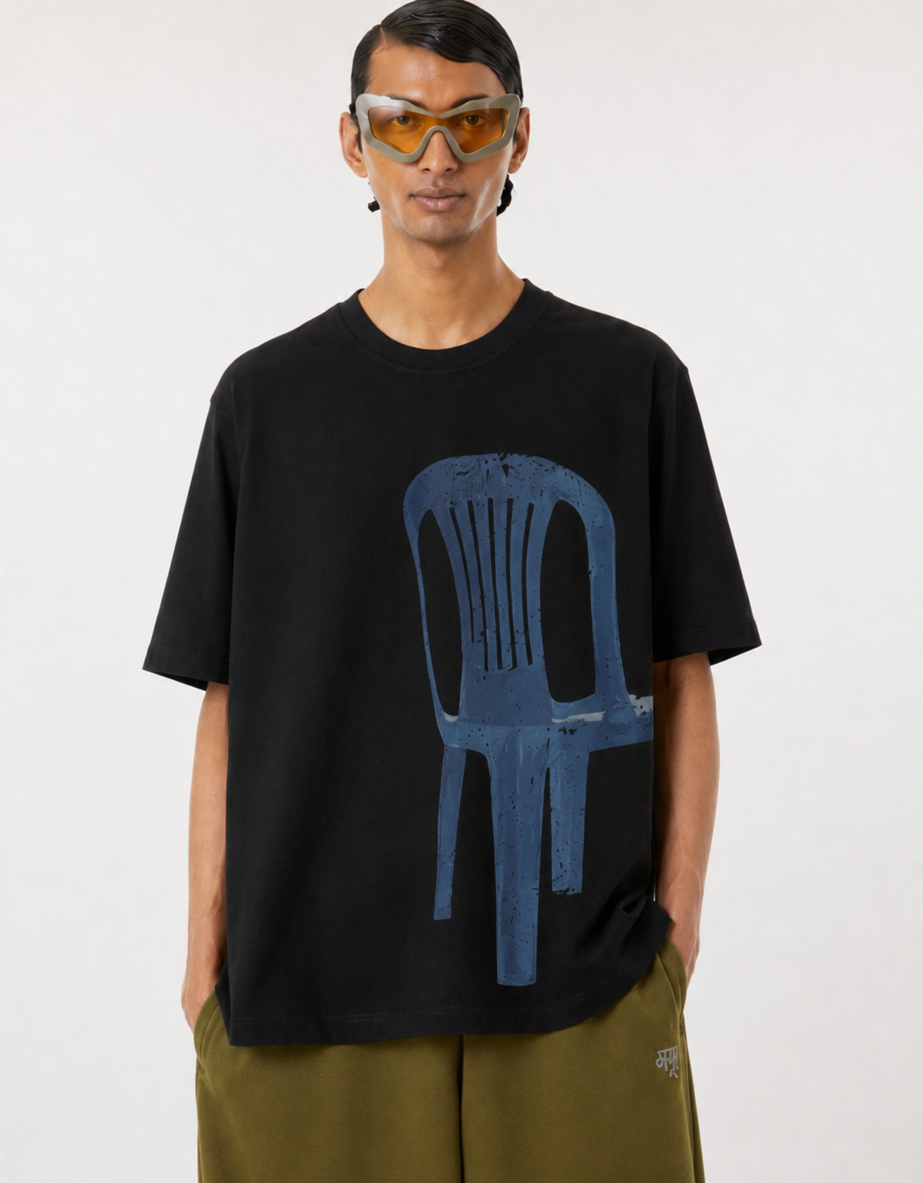 T-shirt avec chaise "Siṃhāsan - सिंहासन"