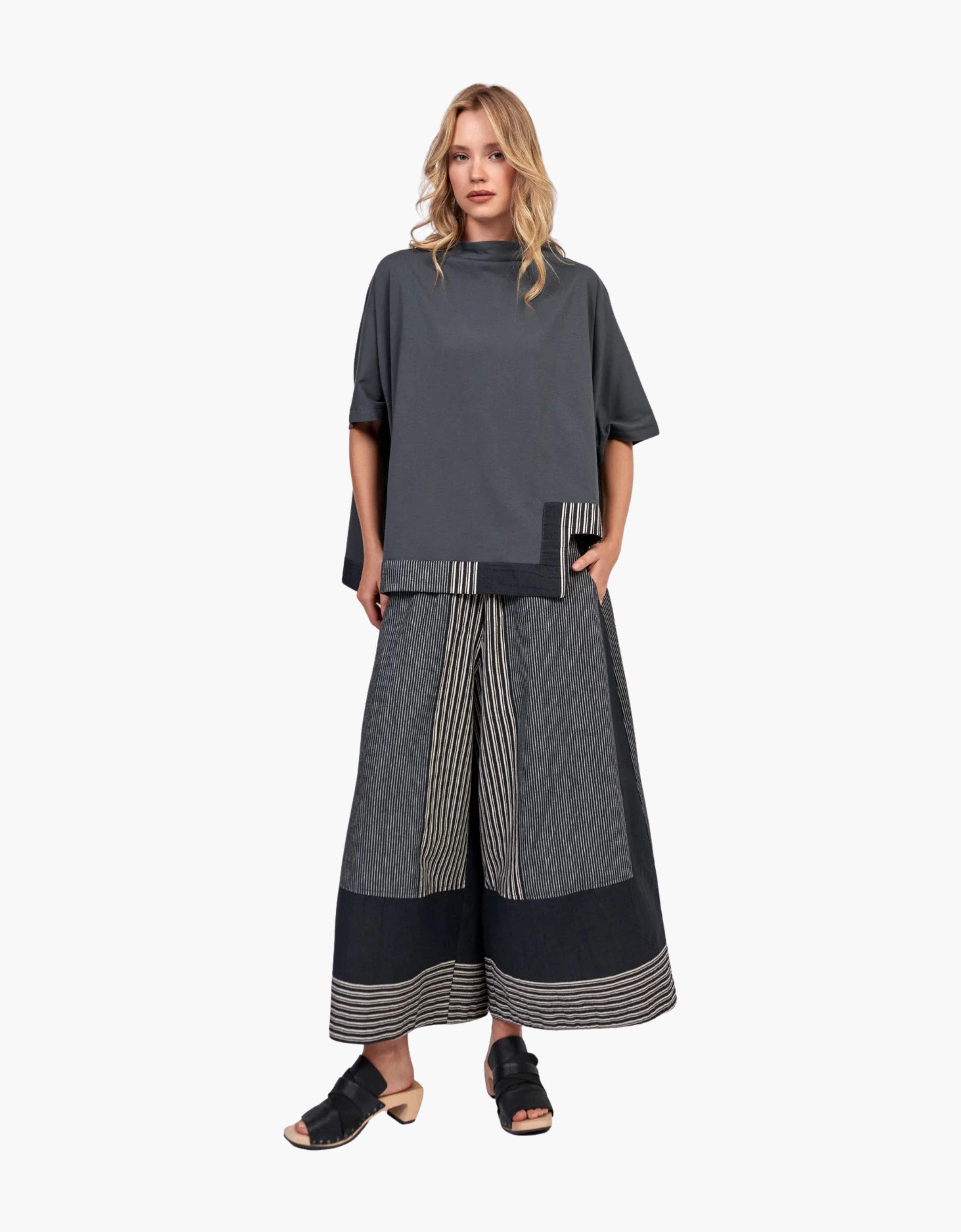 Pantalon cropped a rayas "Darkbar"