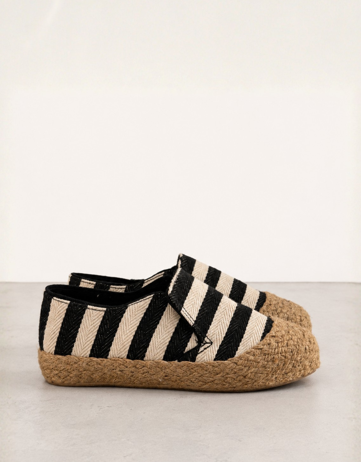 Alpargatas - Black Stripes #34