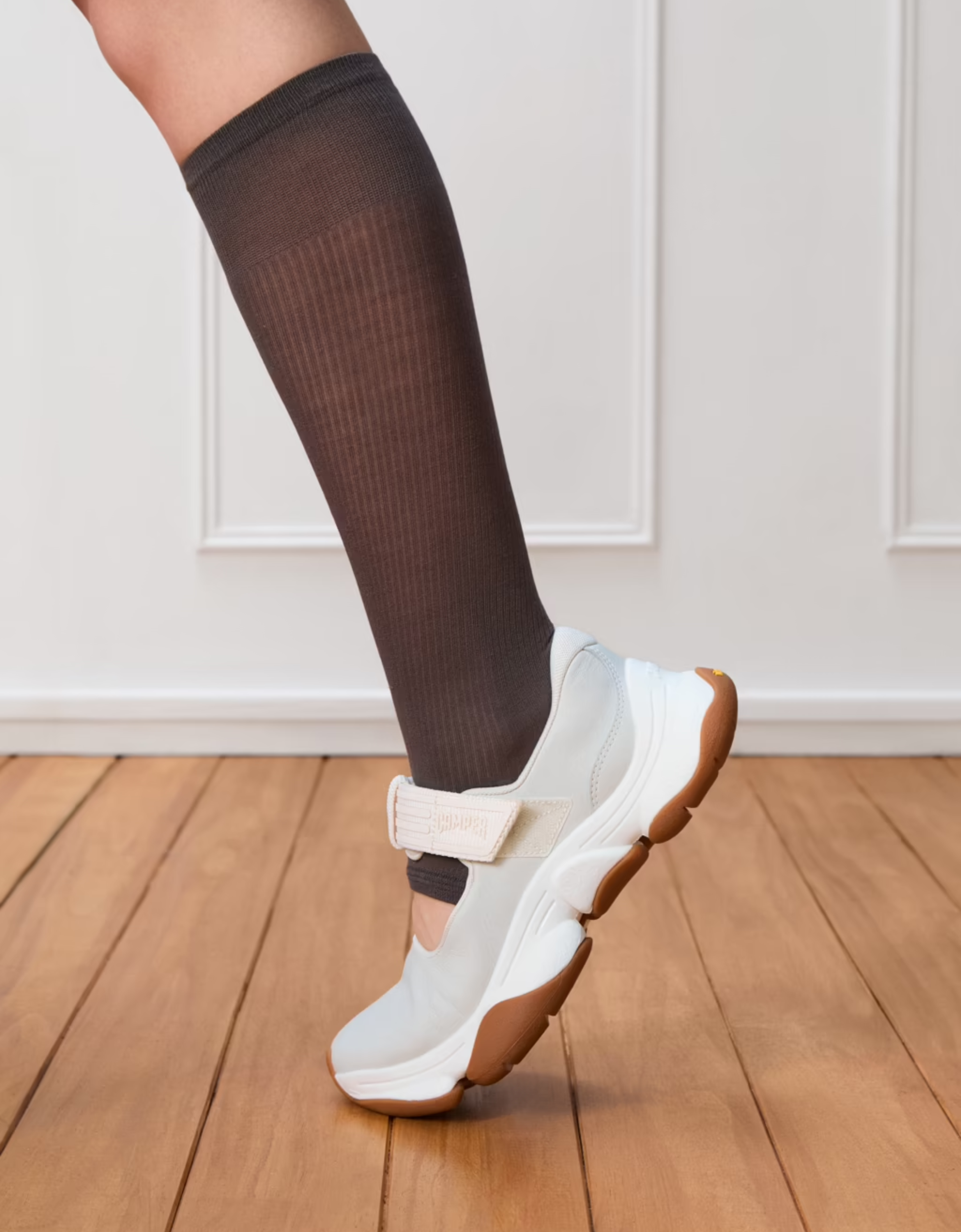 Zapatilla con velcro "Karst" - CAMPER