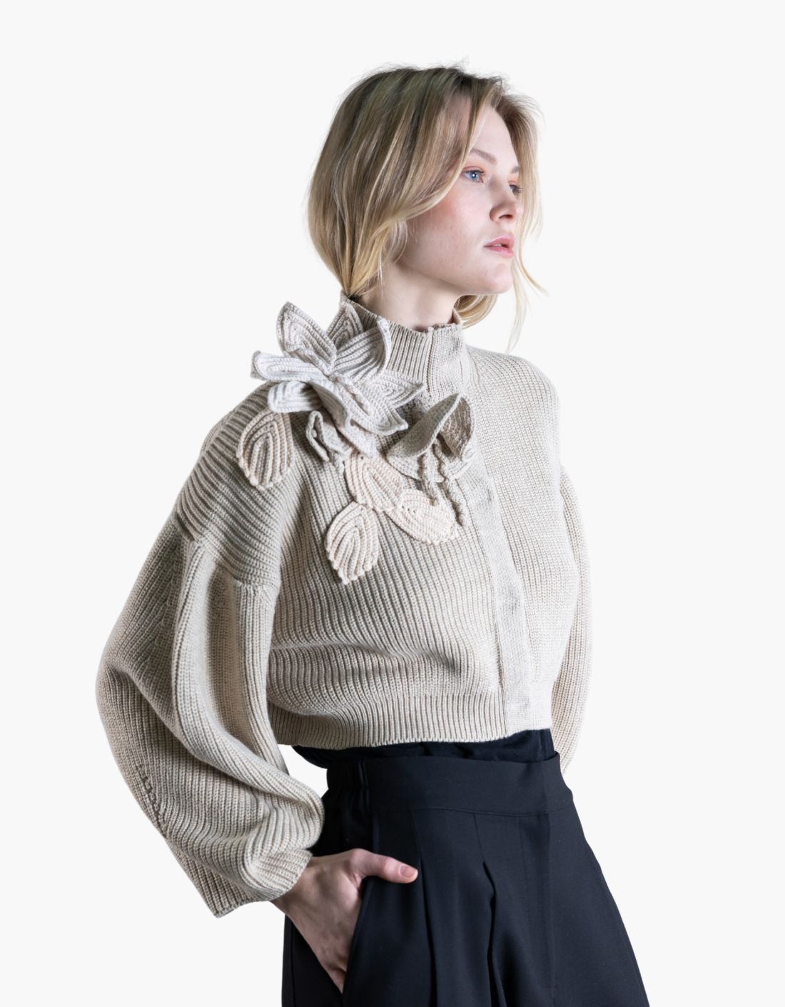 Cardigan corto botones flor con lana