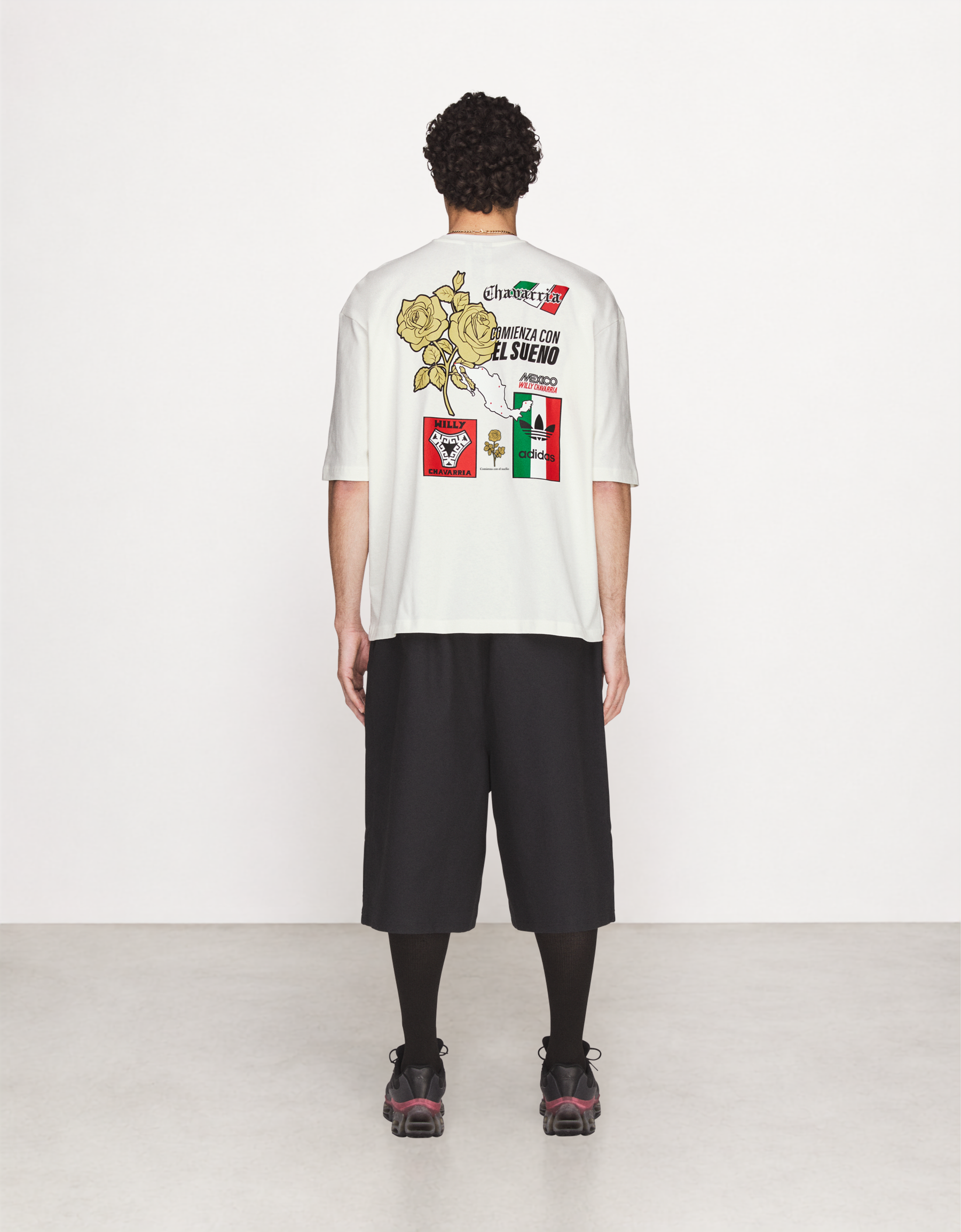 Camiseta "GRÁFICO CHAVARRIA" - aWC