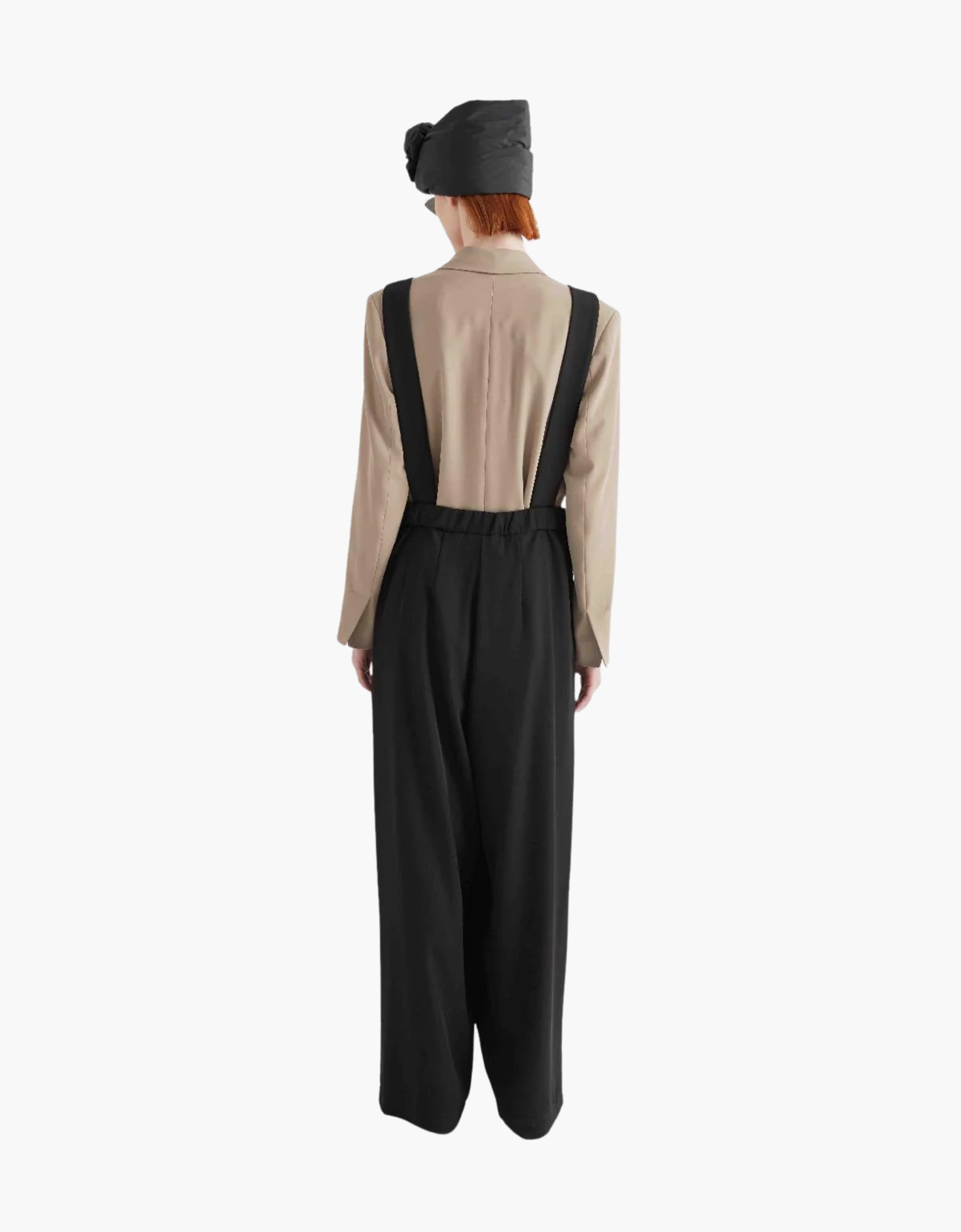 Mono con pantalones anchos