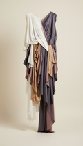 Vestido drapeado de seda vanguardista