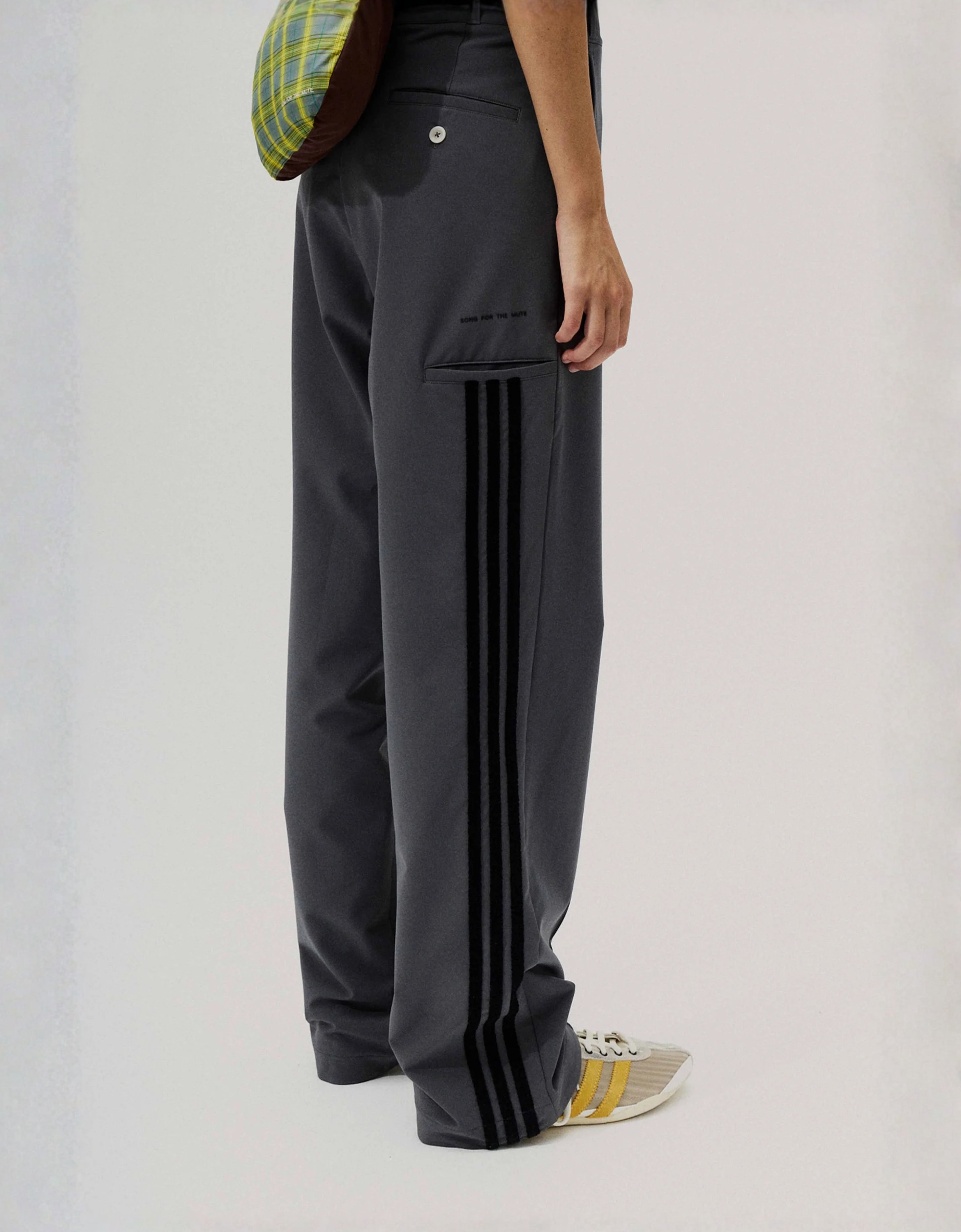 Pantalon gris sastrería - ADIDAS X SFTM