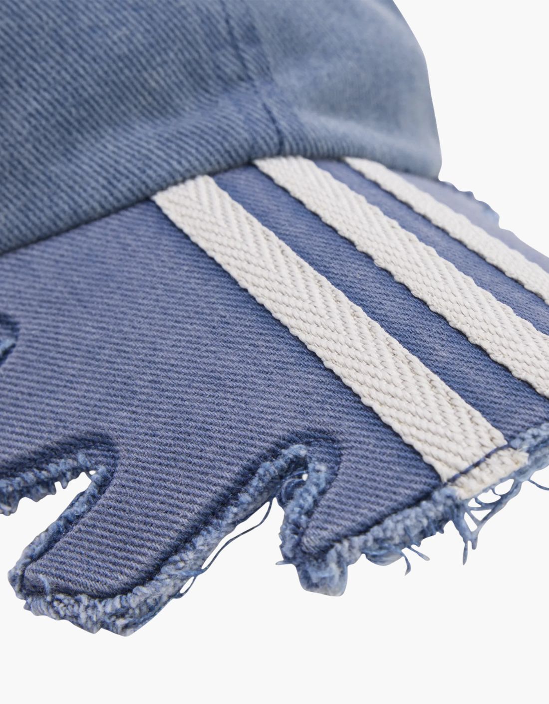 Gorra "Slashed cap" AVAVAV x ADIDAS