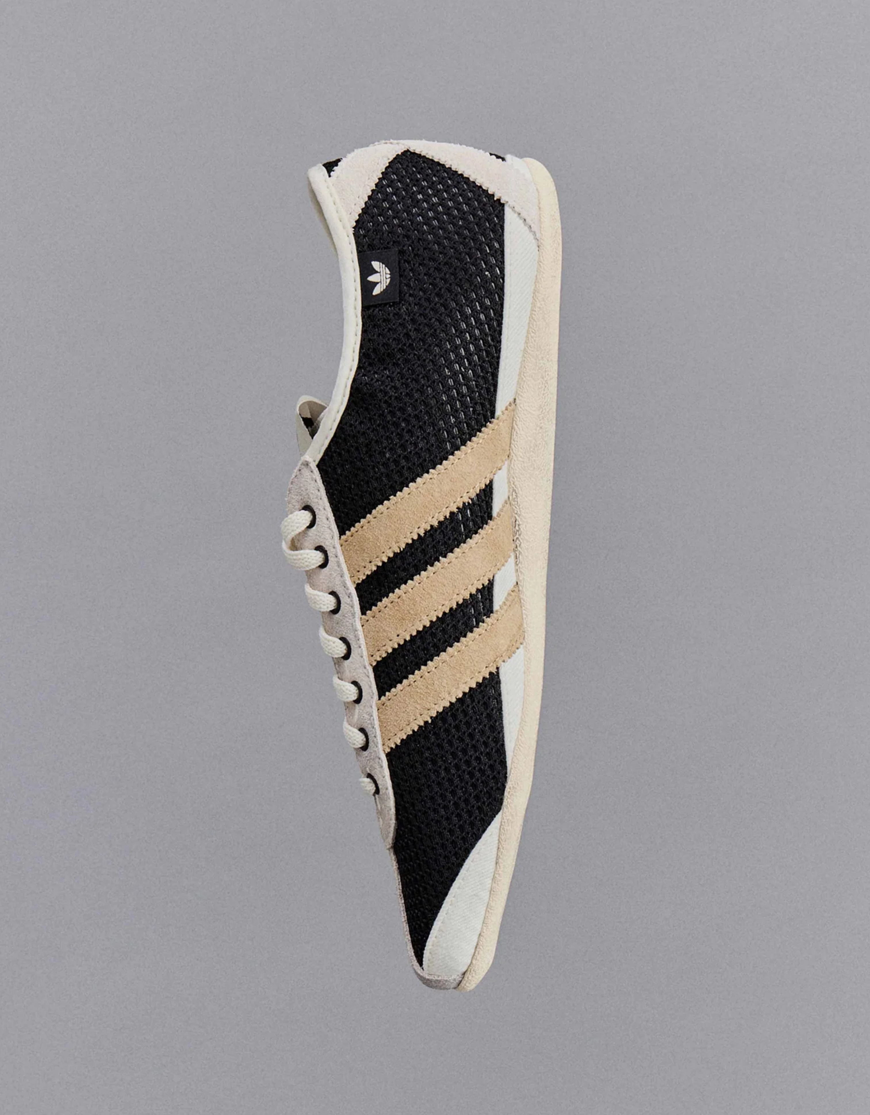 Zapatilla "Tokyo" Black - ADIDAS X SFTM