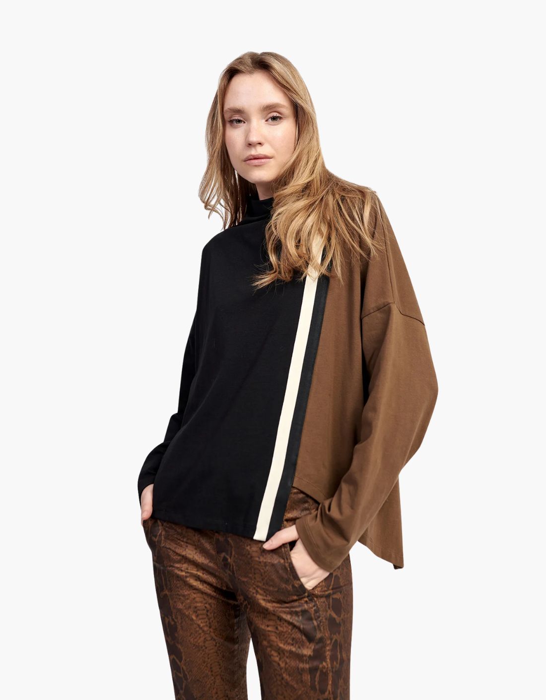 Camiseta en punto elástico "Urban Dynasty"