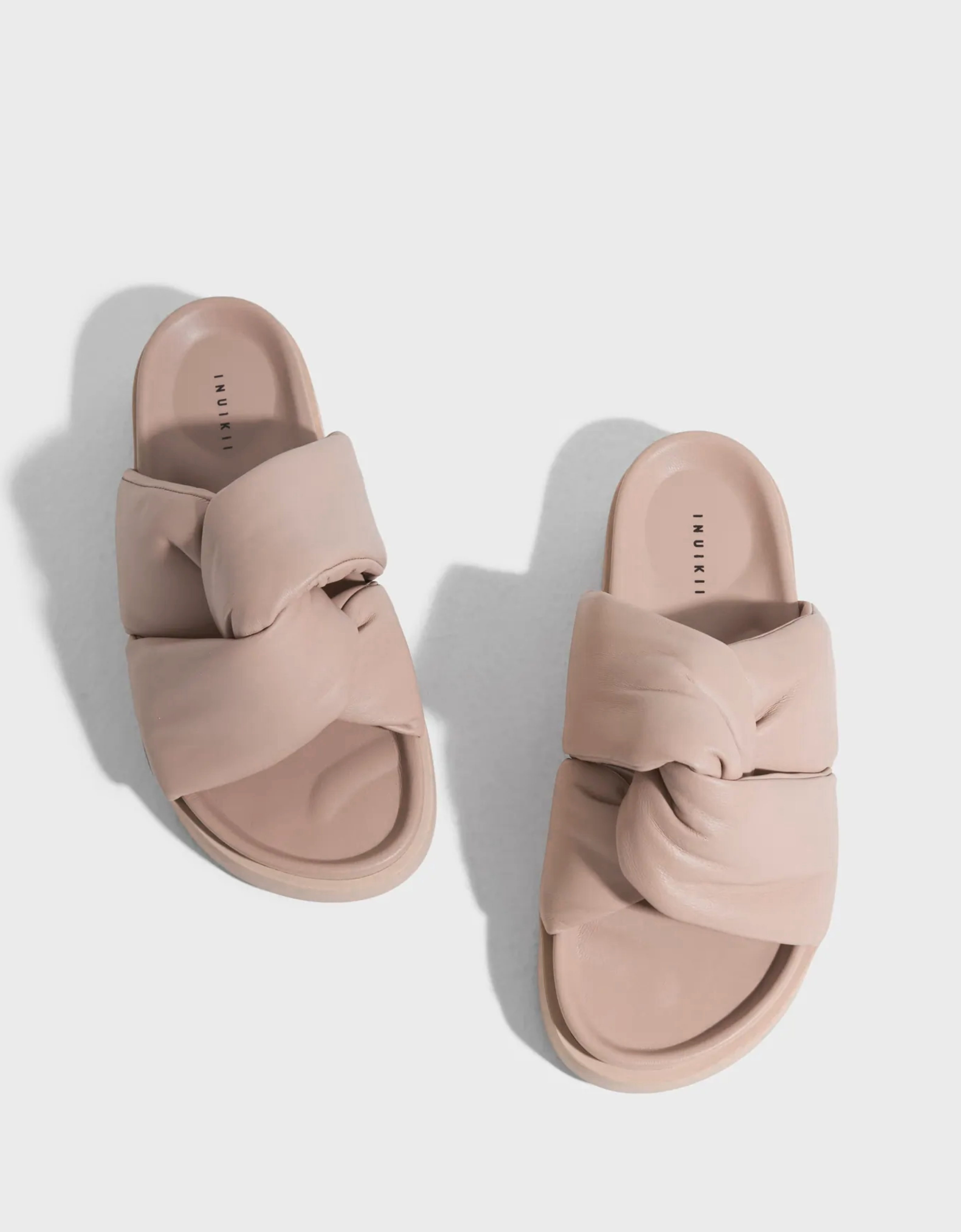 Sandalias de piel acolchadas
