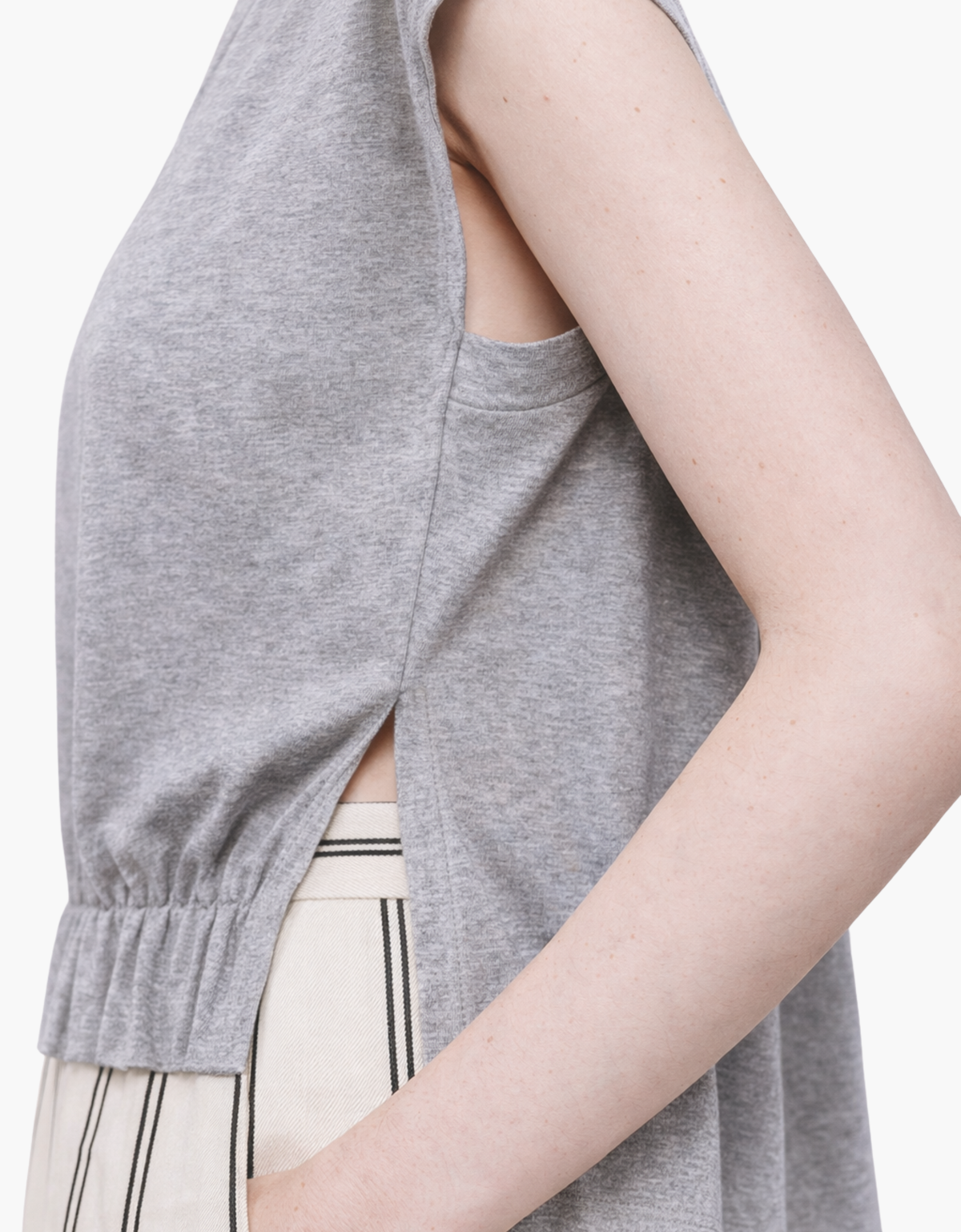 Camiseta fruncida cuello V – vista 4