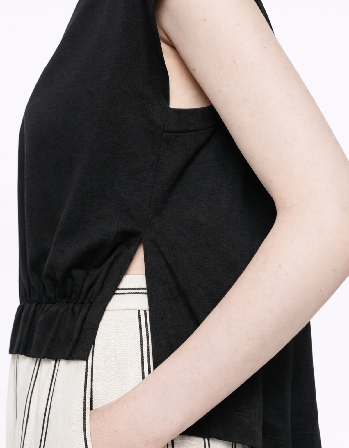 Camiseta fruncida cuello V – vista 5