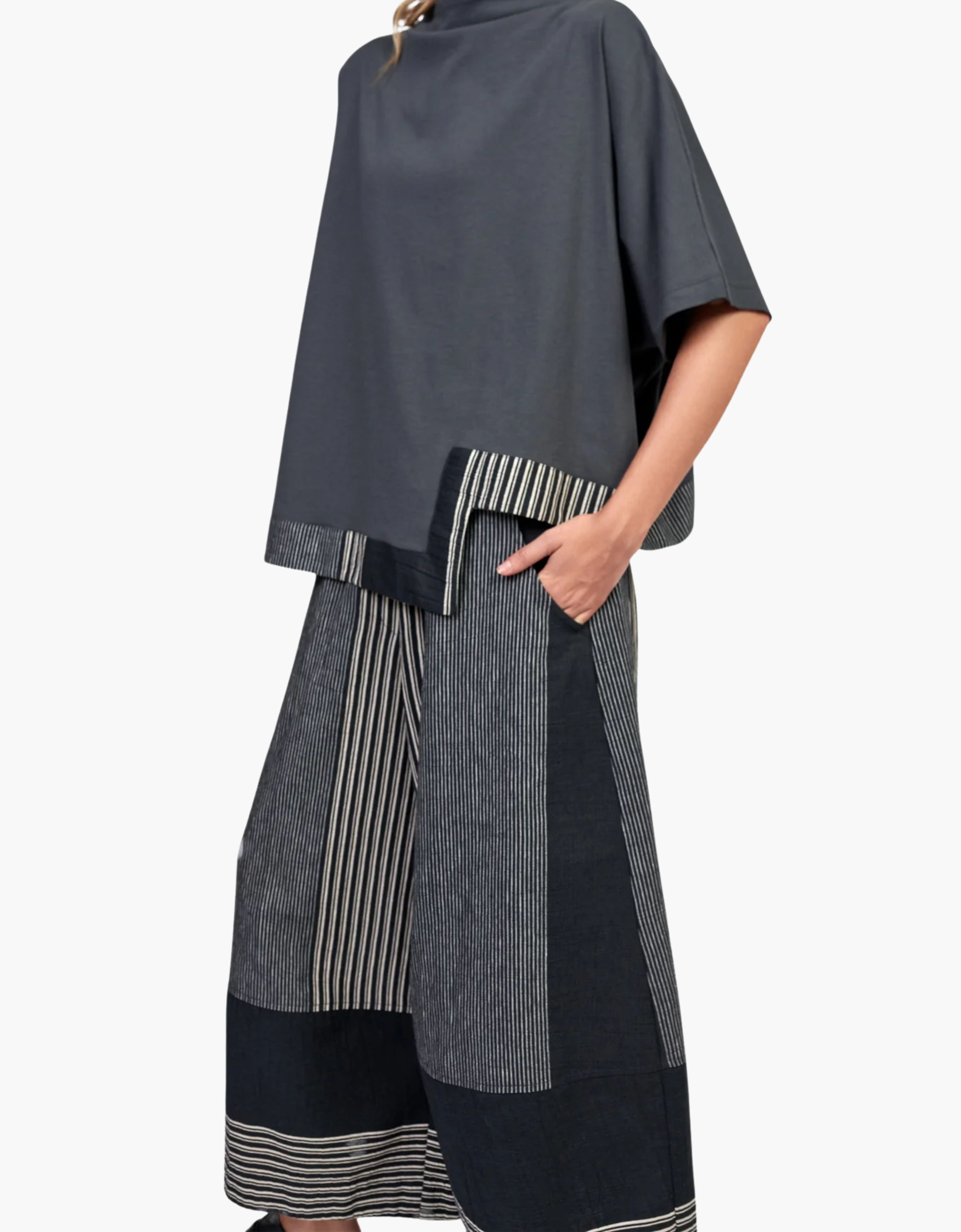 Pantalon cropped a rayas "Darkbar"