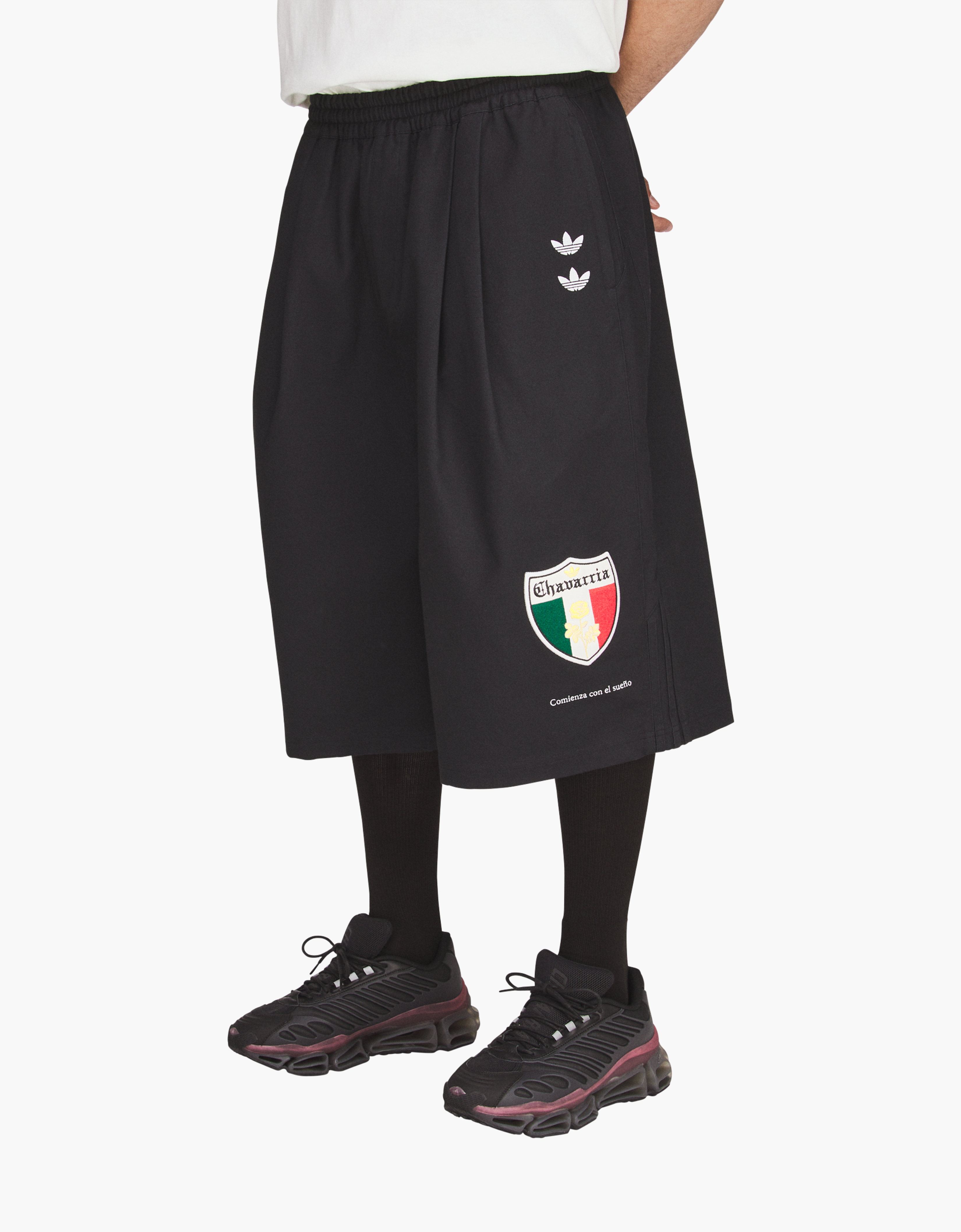 Bermudas "CHAVARRIA ESCUDO" - aWC