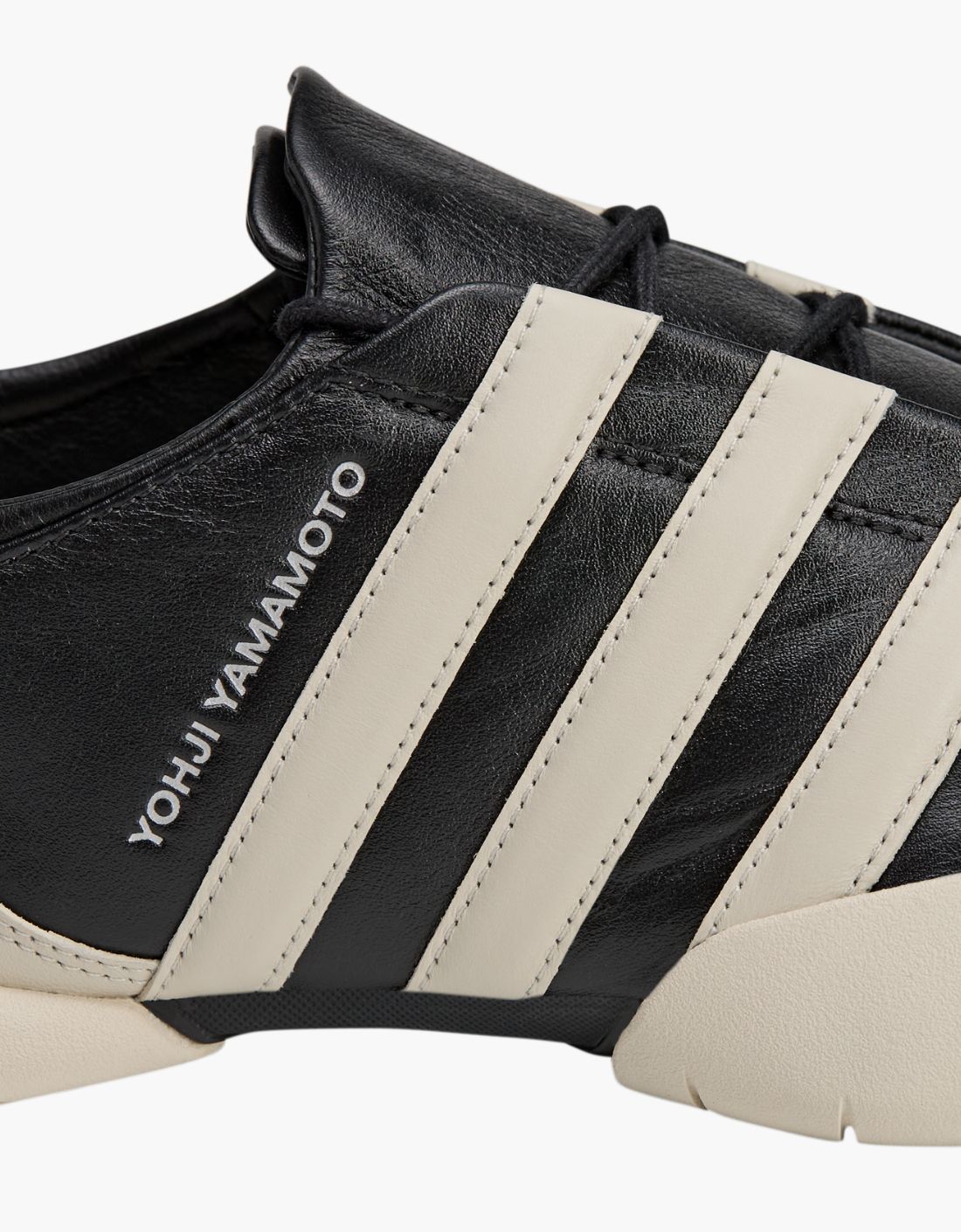 Zapatilla "Regu 2002" Y-3