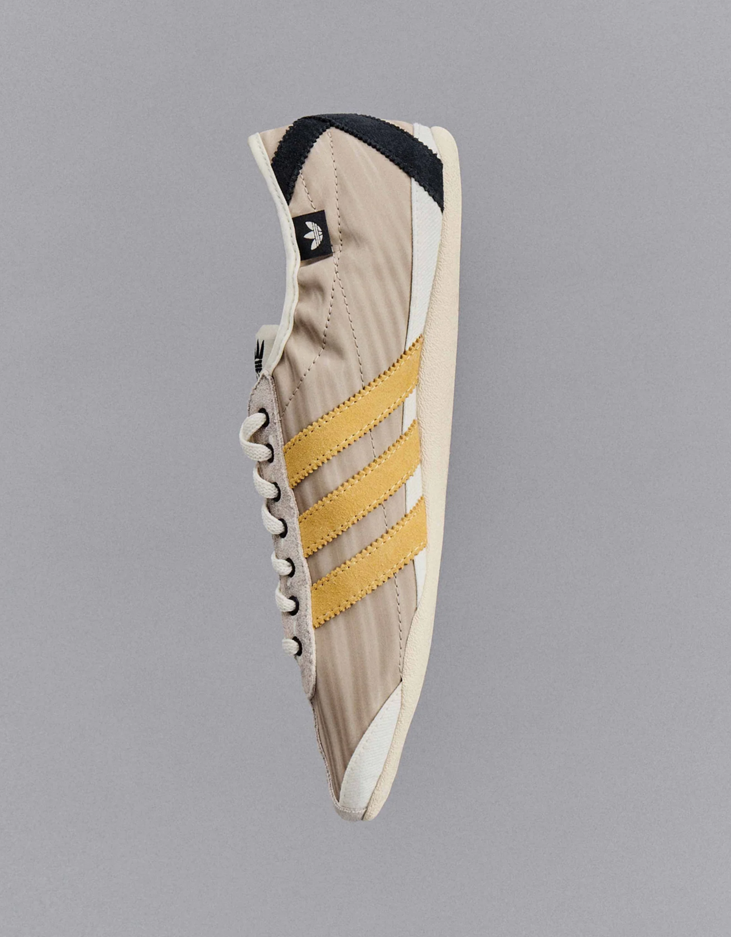 Zapatilla "Tokyo" Beige - ADIDAS X SFTM