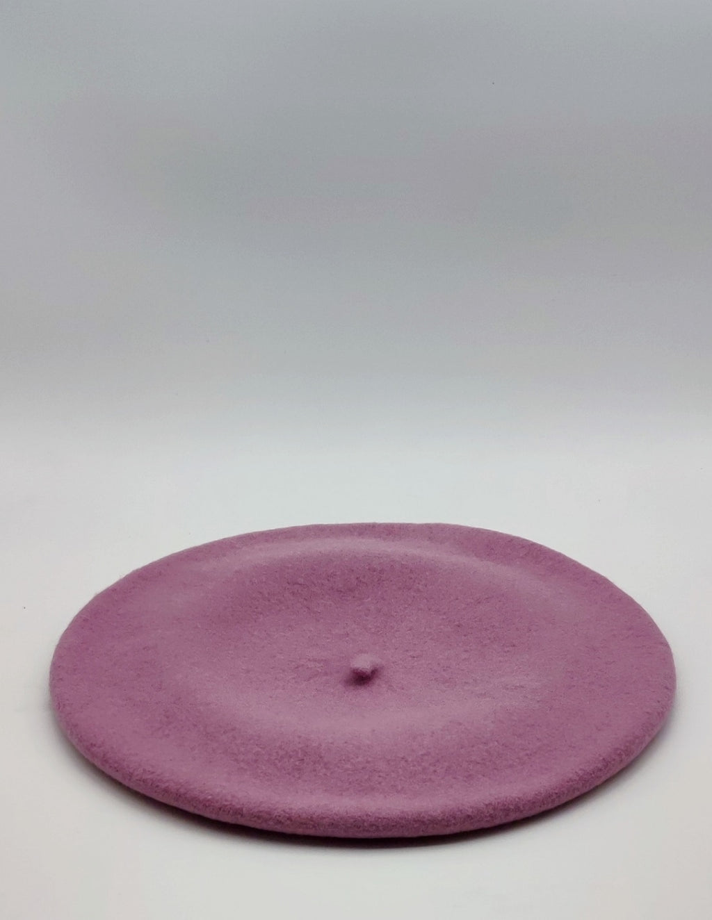 Boina para mujer ELOSEGUI, estilo clásico con tela de lana en color negro, diseñada para un look elegante y sofisticado.