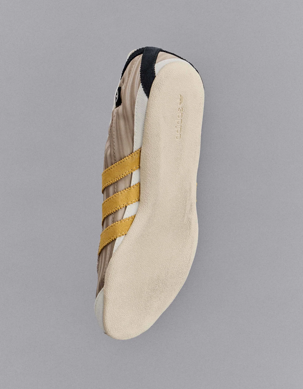 Zapatilla "Tokyo" Beige - ADIDAS X SFTM