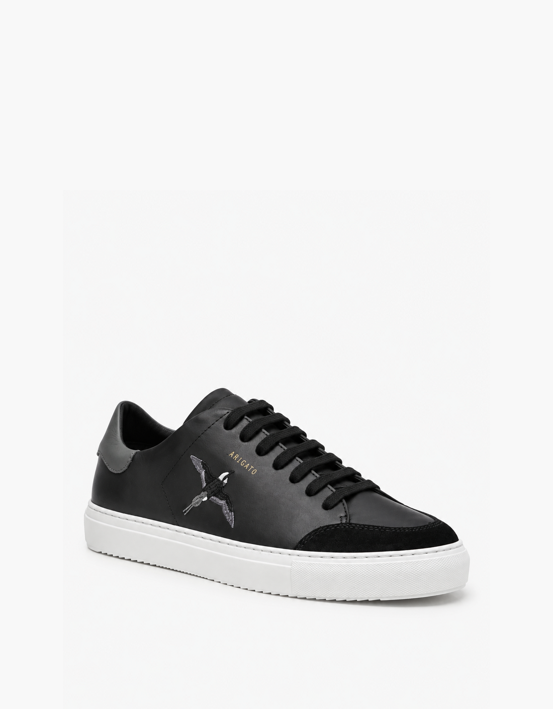 Zapatilla Clean 90 Triple B Bird negra, vista tres cuartos
