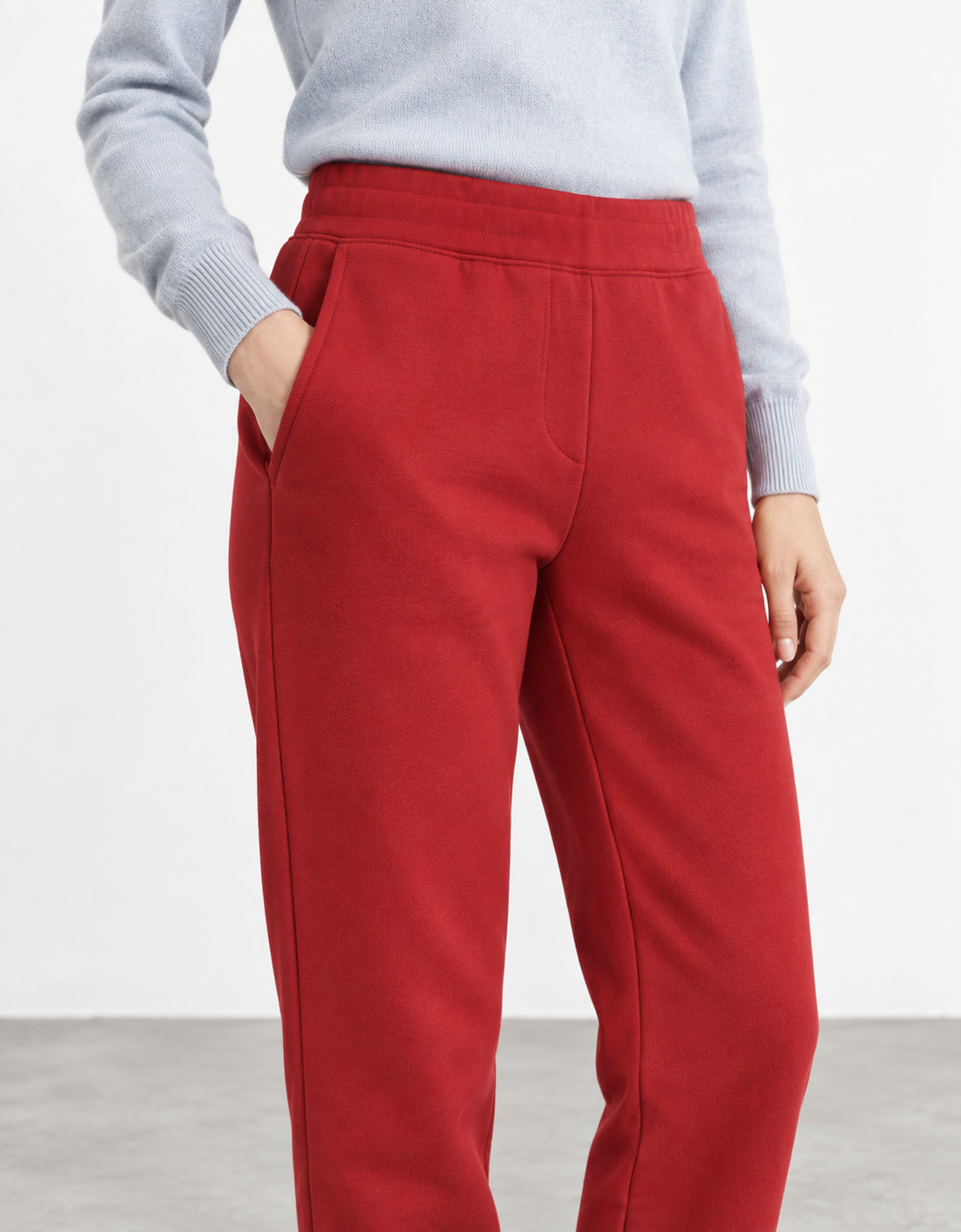 Pantalón felpa de algodón "Corte" rojo, detalle