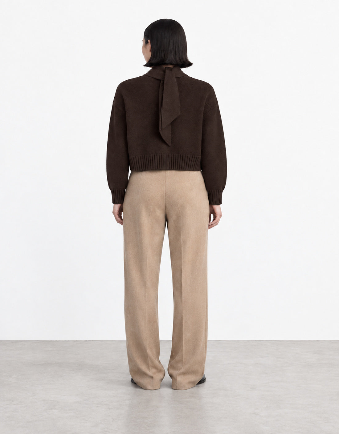 Cárdigan lana y cashmere con lazada "Palo" marrón oscuro, vista trasera