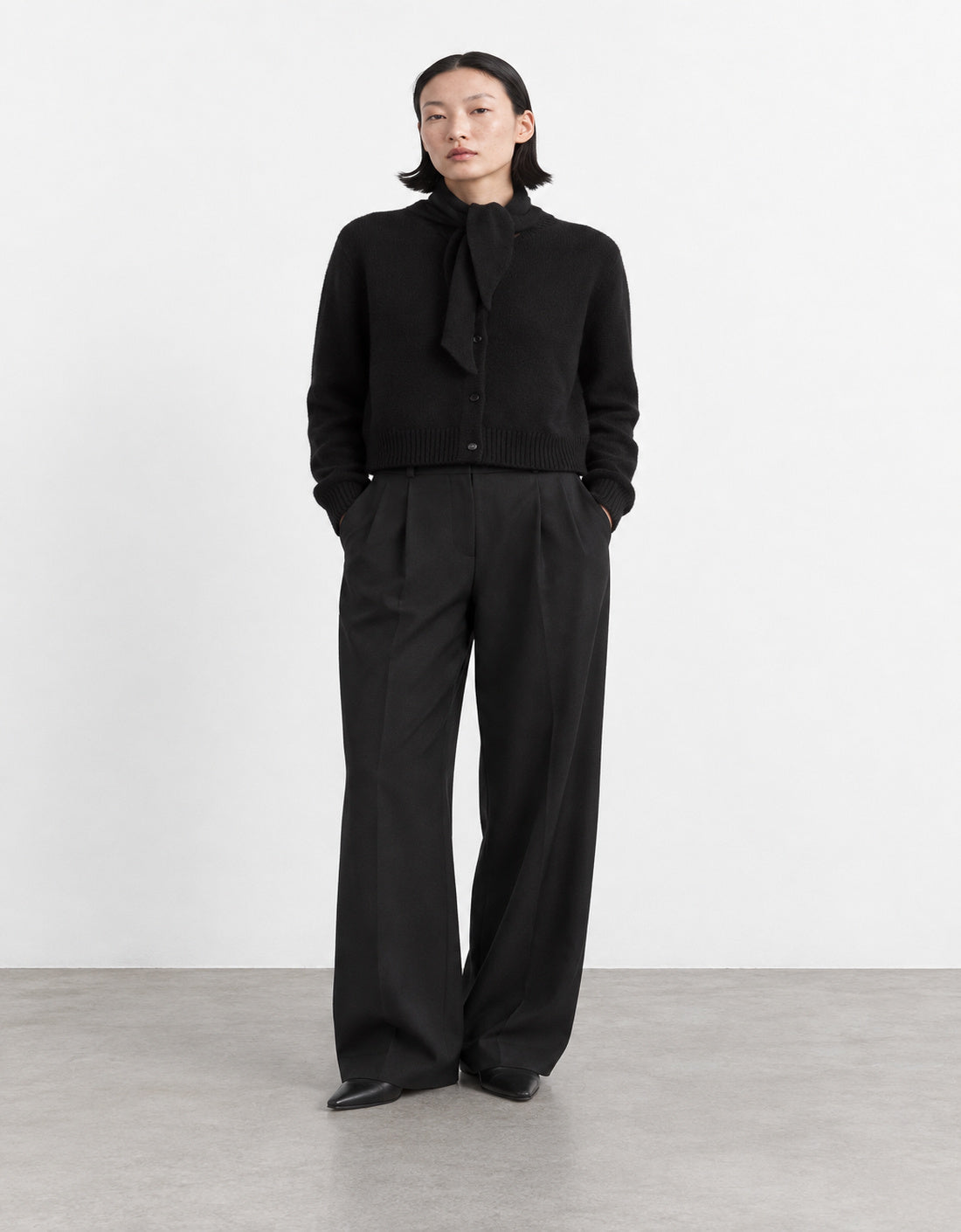 Cárdigan lana y cashmere con lazada "Palo" negro, vista frontal