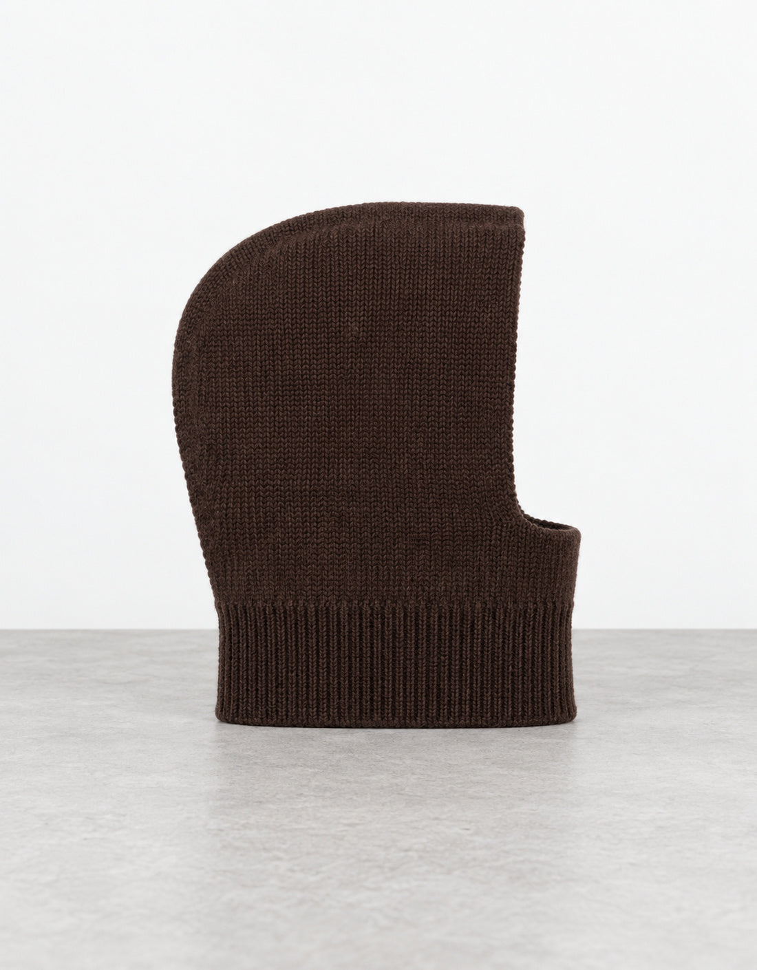 Capucha lana merino "Portici" marrón oscuro, vista trasera