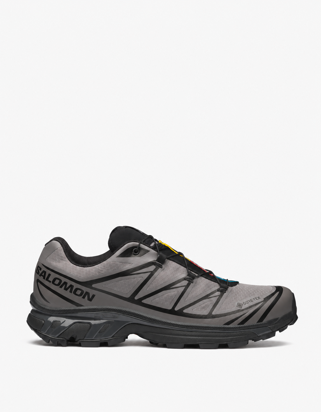 XT-6 GTX L49215400 Negro — vista lateral, fondo uniforme