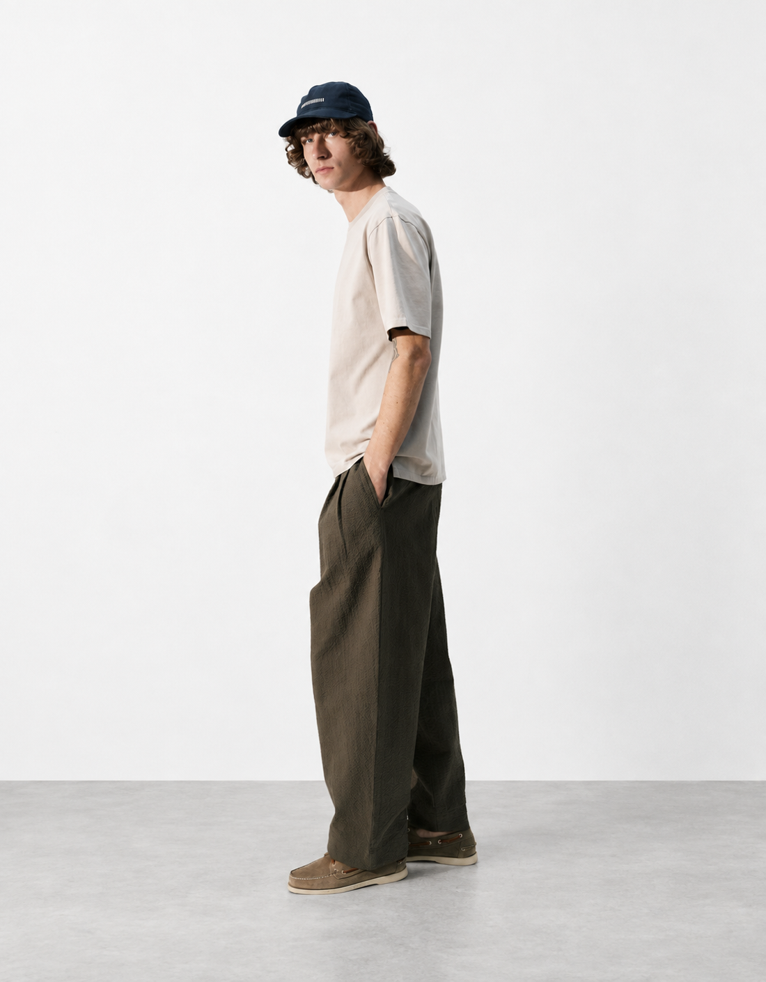Basic U Beige cuerpo completo lateral