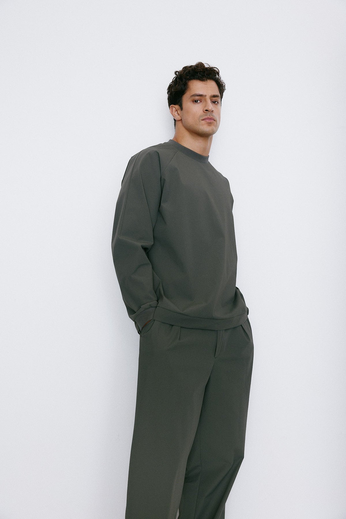 Sudadera técnica N WR color khaki - vista 3